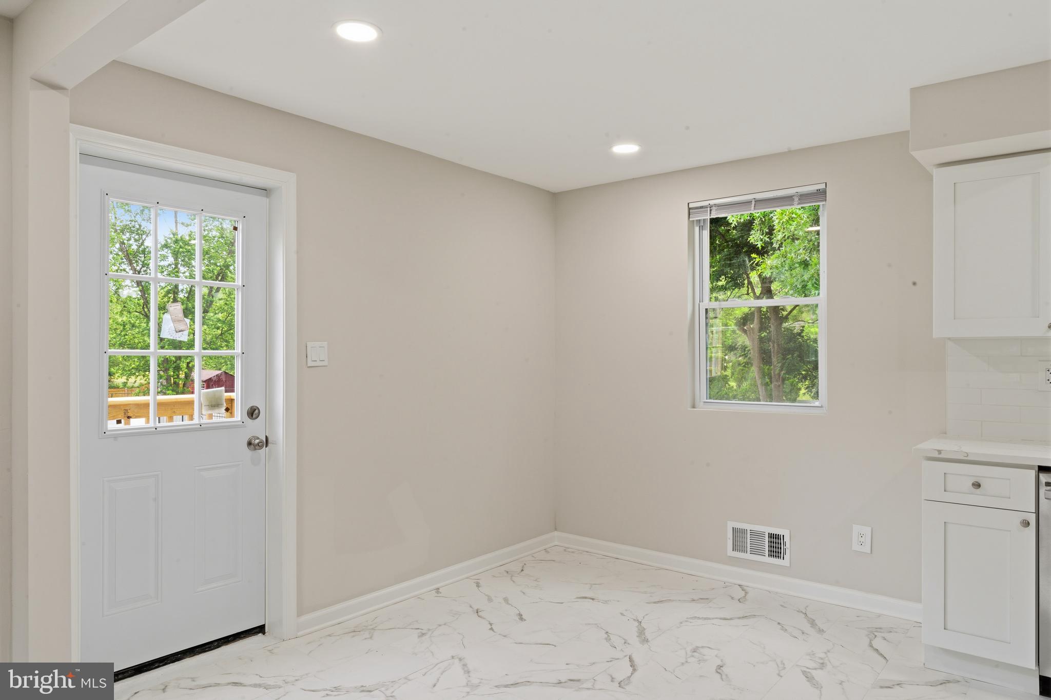 TEMPLE HILLS - Residential
