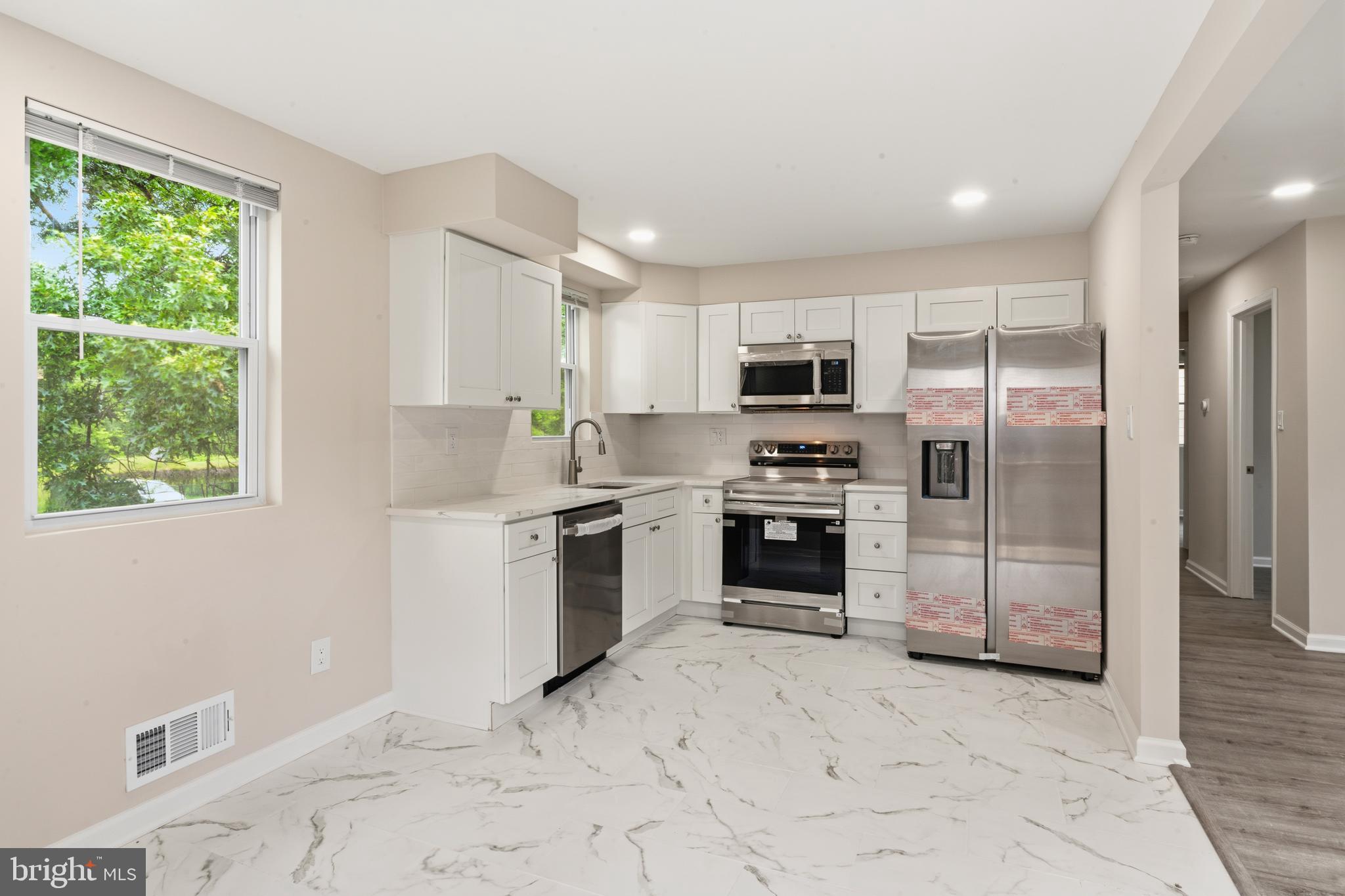 TEMPLE HILLS - Residential