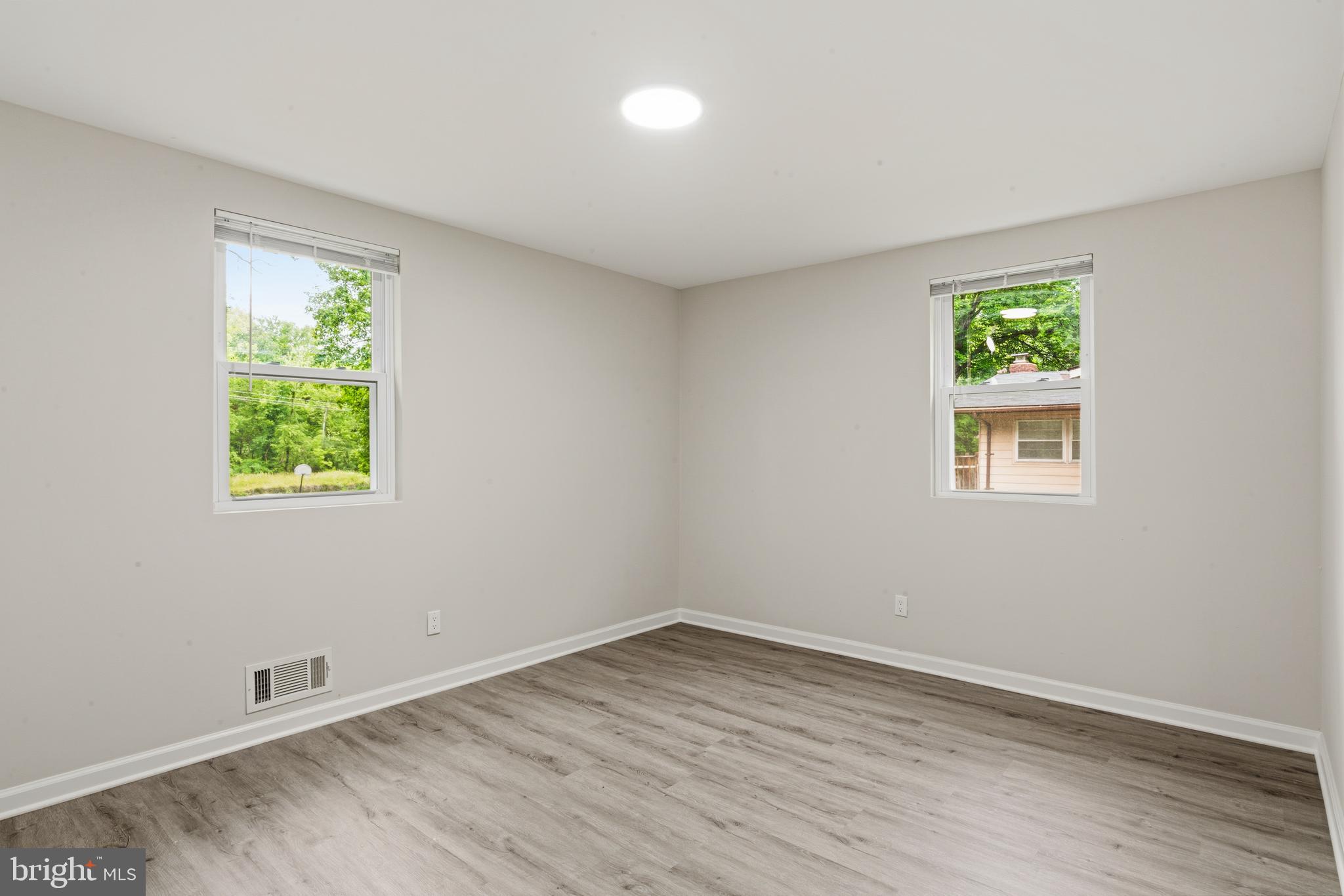 TEMPLE HILLS - Residential