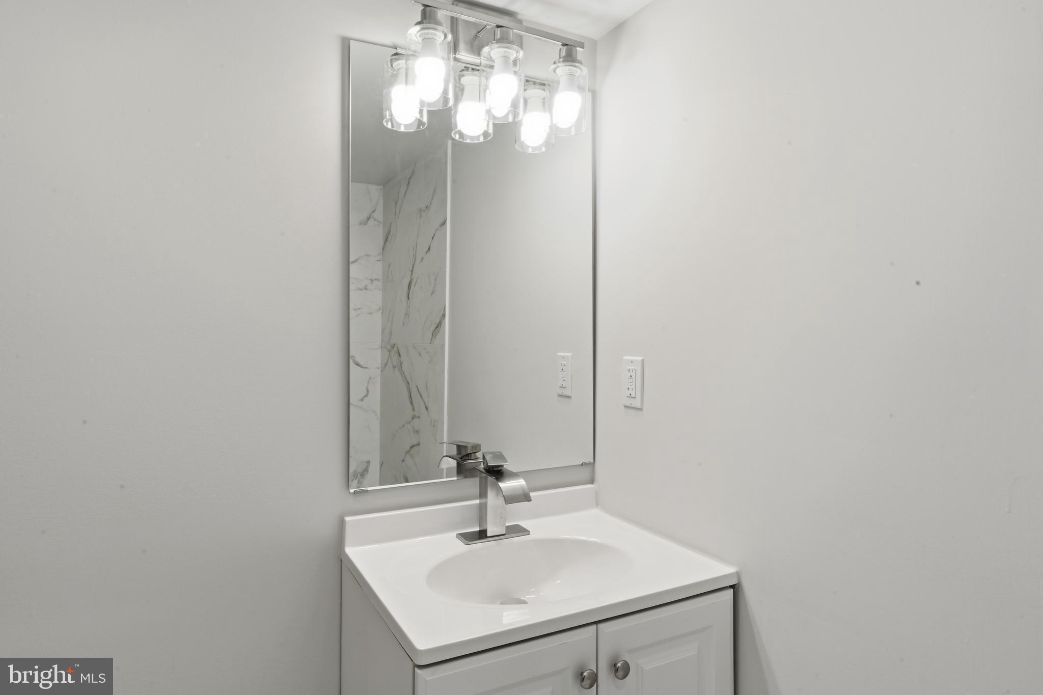 TEMPLE HILLS - Residential