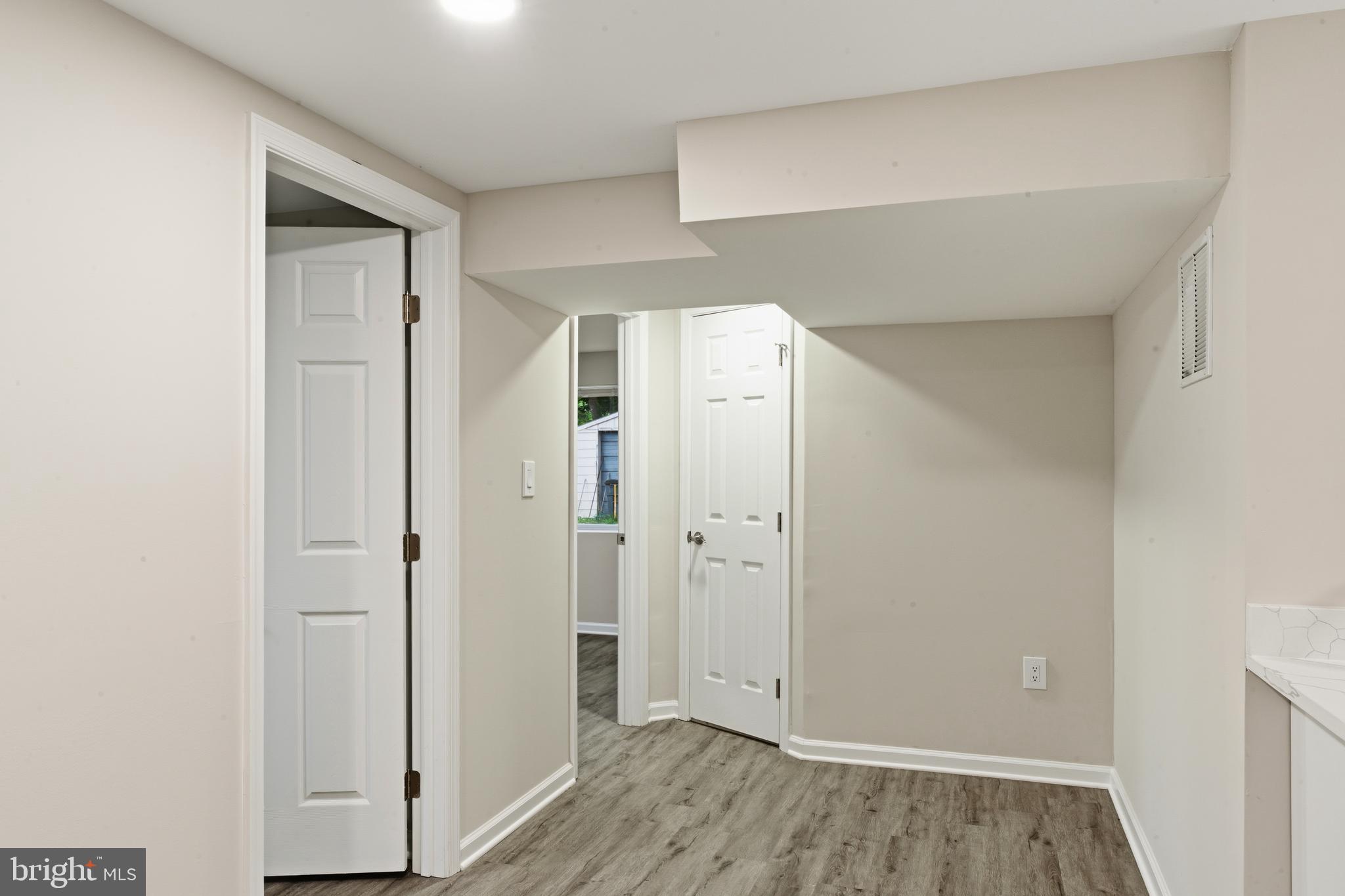 TEMPLE HILLS - Residential