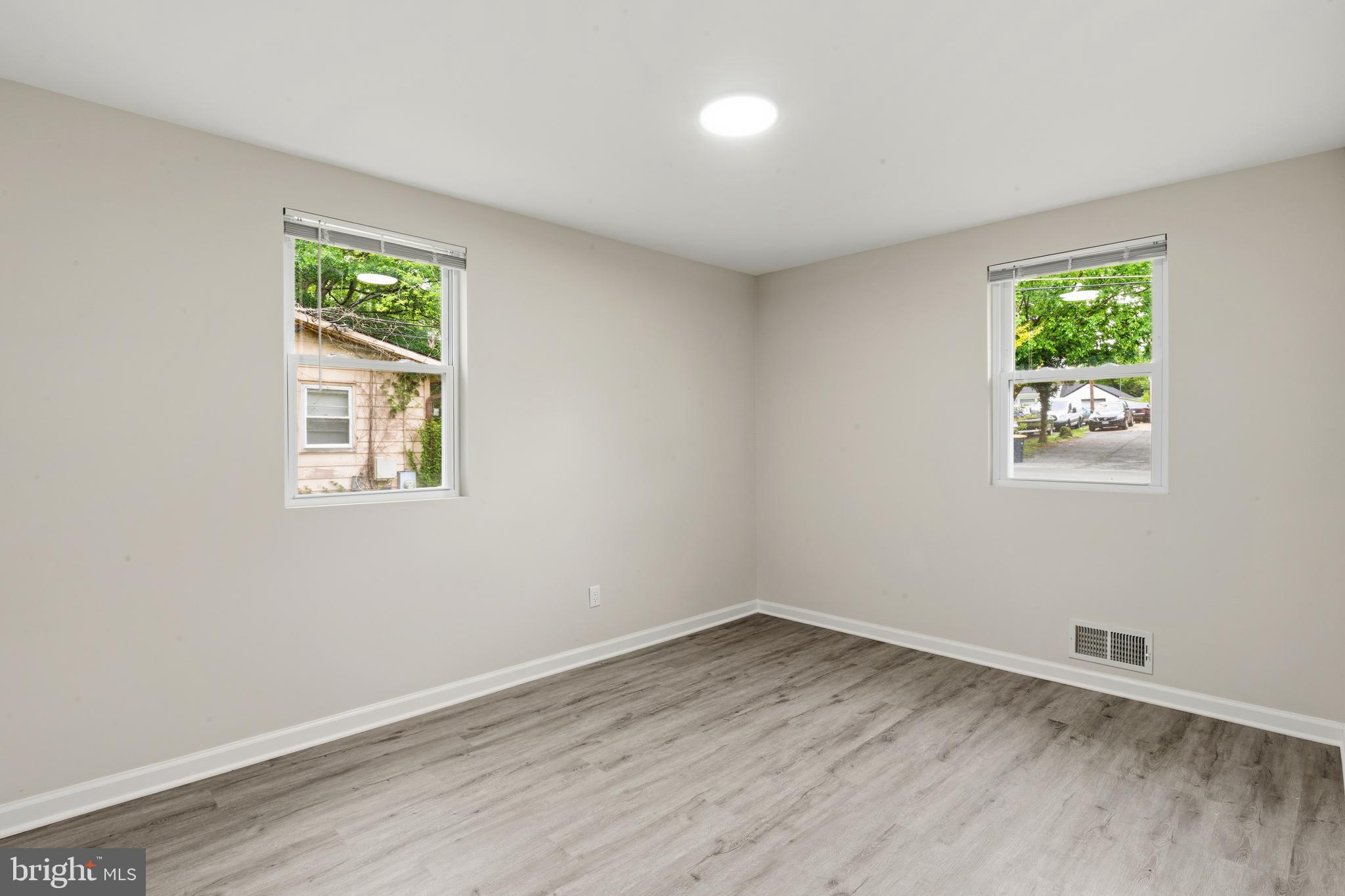 TEMPLE HILLS - Residential