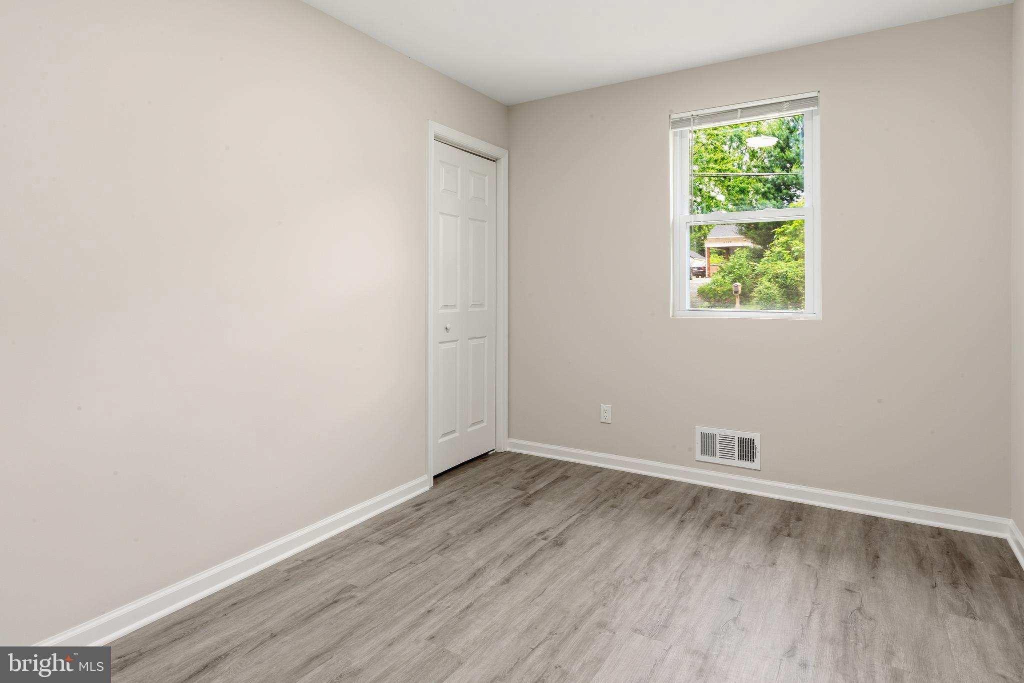 TEMPLE HILLS - Residential