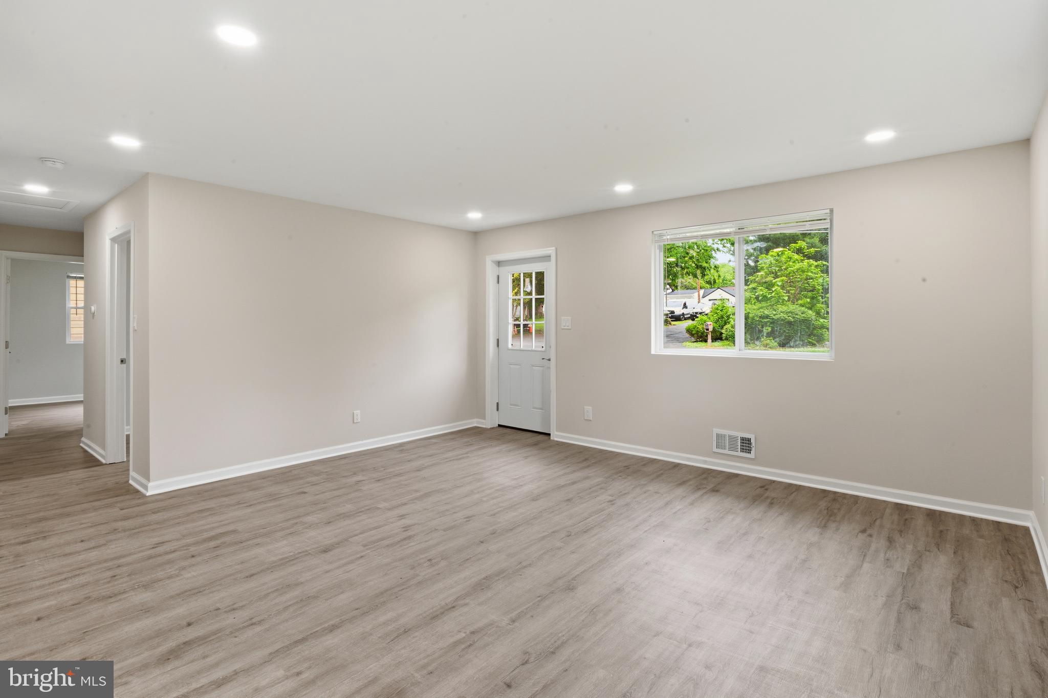 TEMPLE HILLS - Residential
