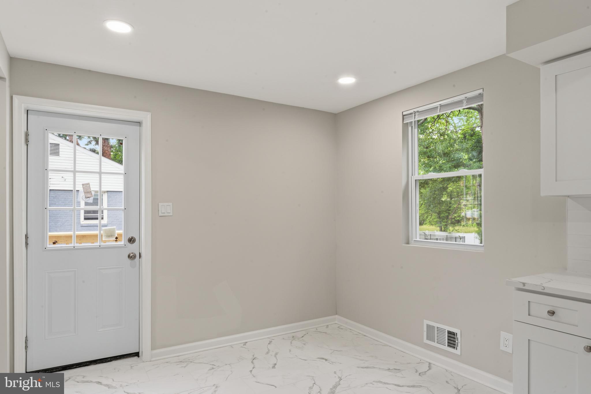 TEMPLE HILLS - Residential