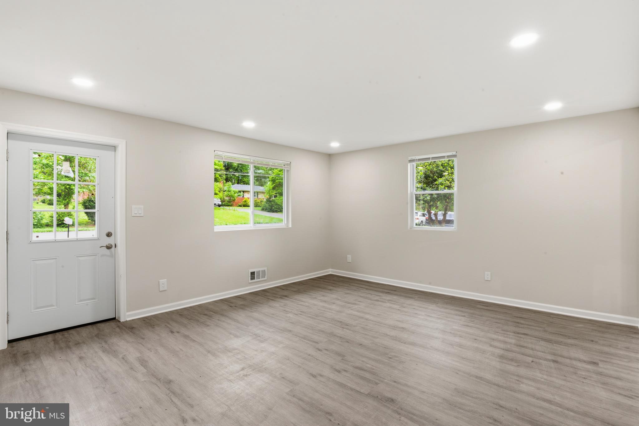 TEMPLE HILLS - Residential