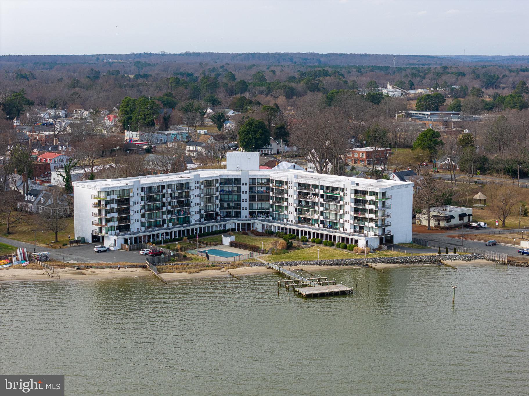 RIVERSIDE CONDOMINIUMS - Residential