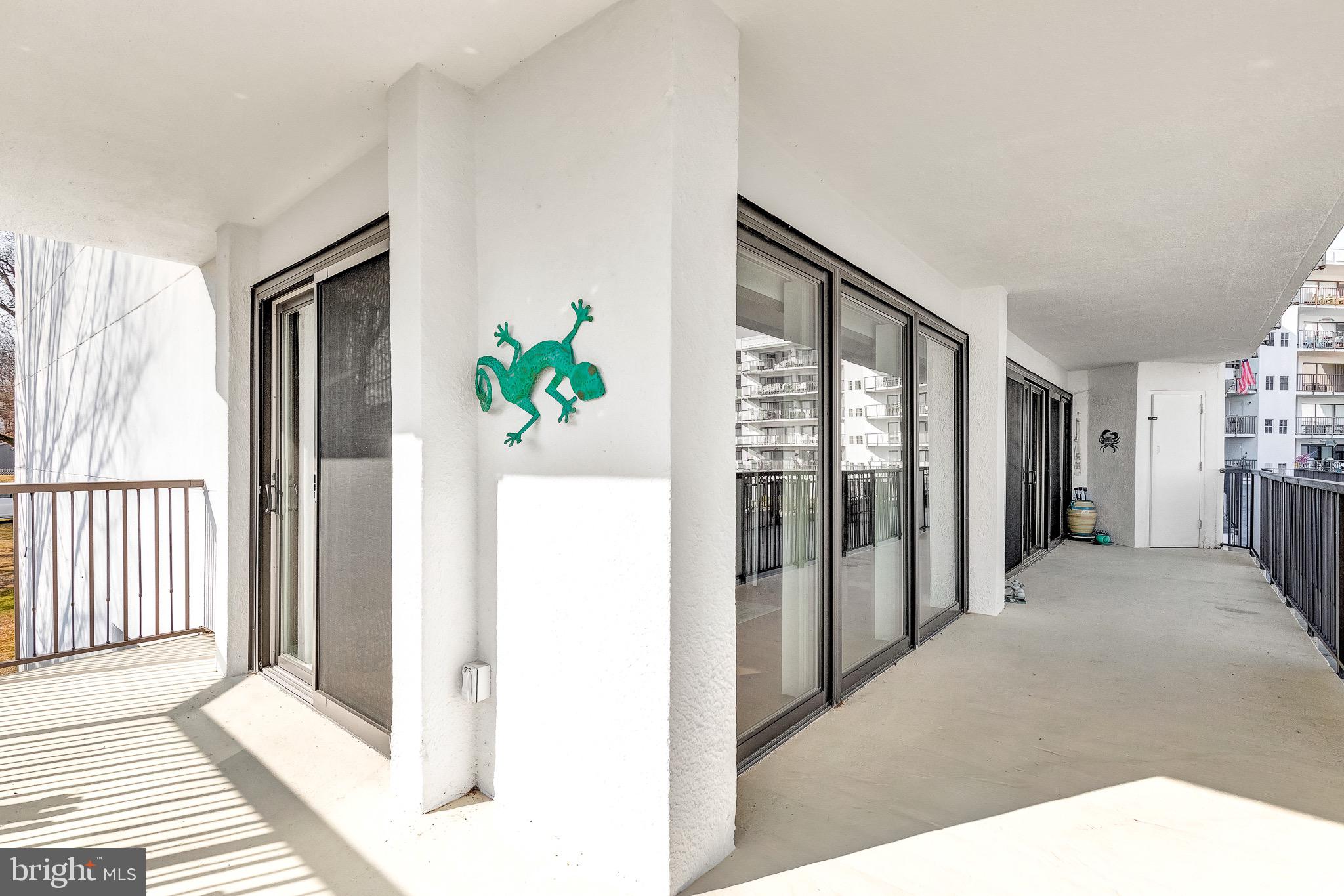 RIVERSIDE CONDOMINIUMS - Residential