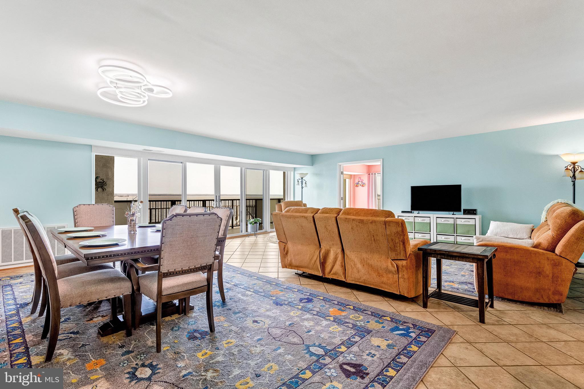 RIVERSIDE CONDOMINIUMS - Residential