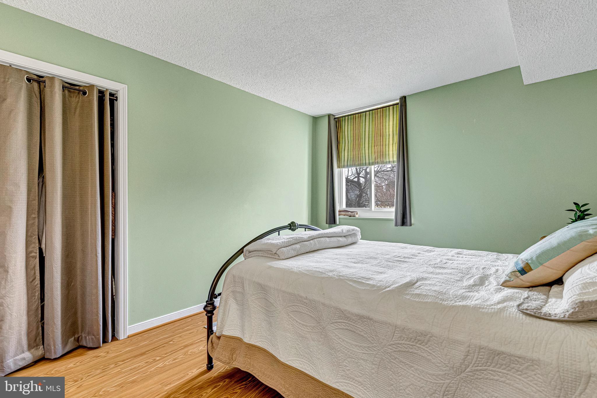 RIVERSIDE CONDOMINIUMS - Residential