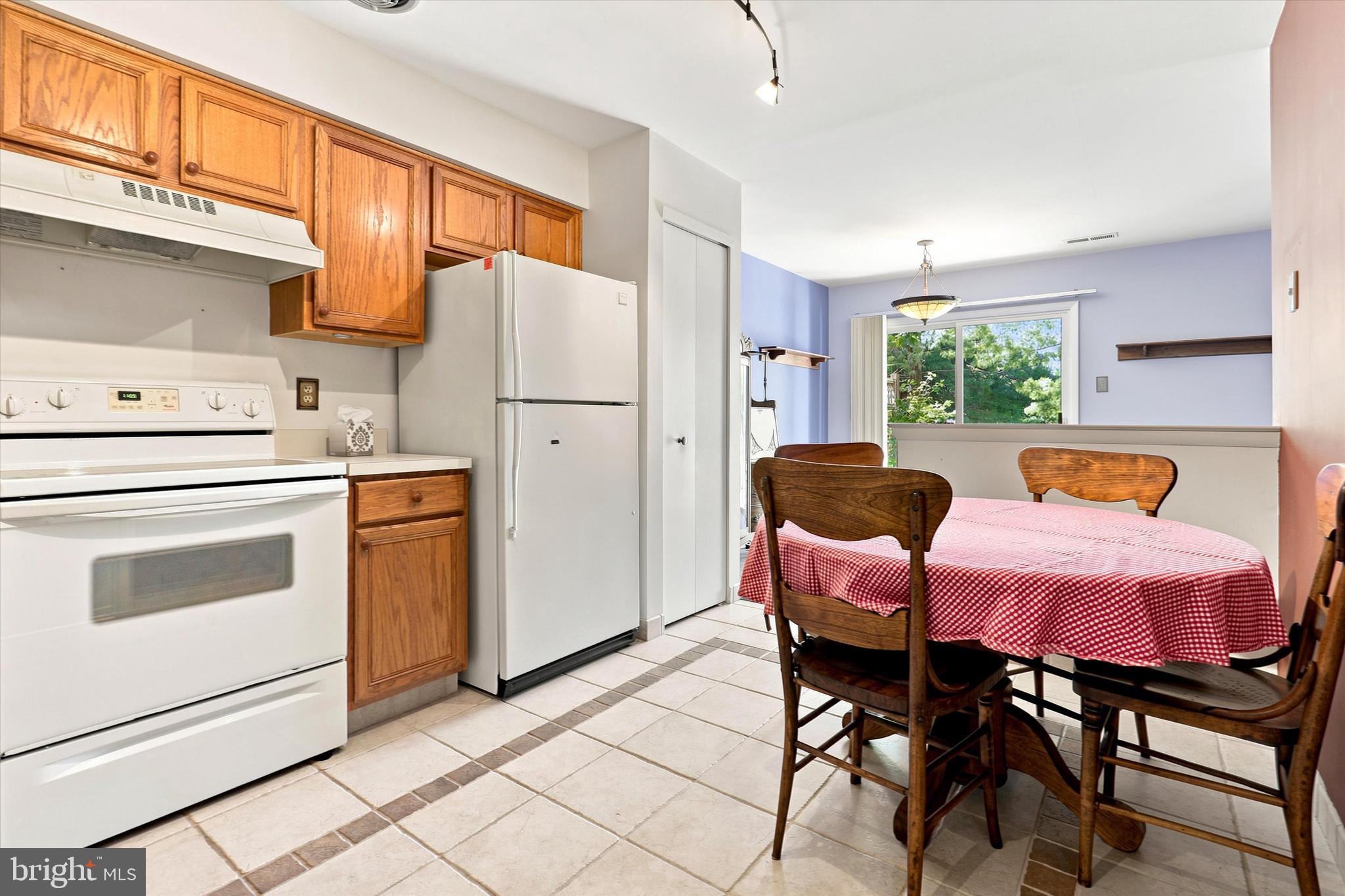 MONTGOMERY PLACE - Residential