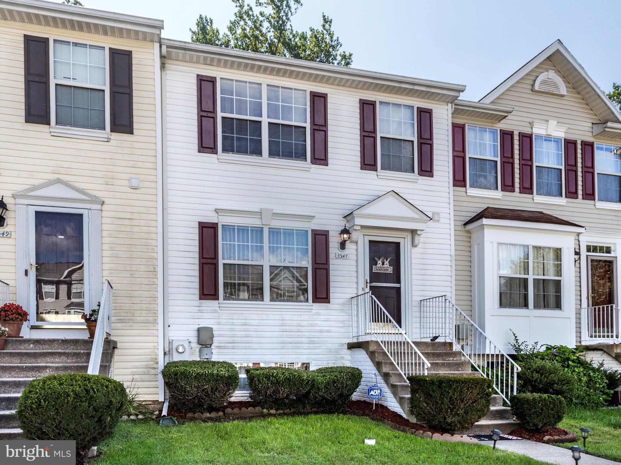 Beautifully maintained and ready to move in, HOME SHOWS PRIDE OF OWNERSHIP, new backsplash in Kit. Wonderful quiet neighborhood backing to CARRIAGE HILL PARK, 3 LEVELS , BATH ON ALL LEVELS, FULL FINISHED BASEMENT, NEW AC/HEAT IN 2014 ,1600 sq ft 3 levels.includes