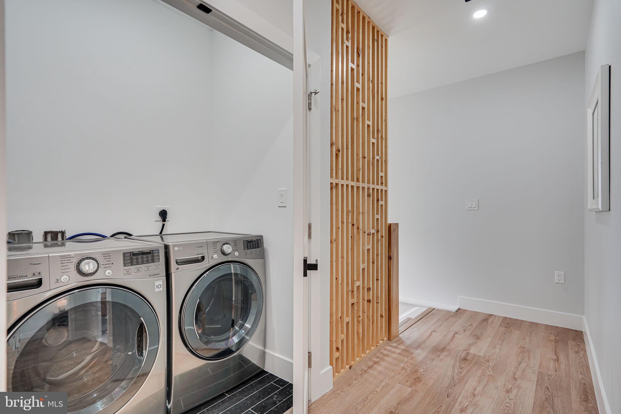 BERKSHIRE OAKWOOD - Residential