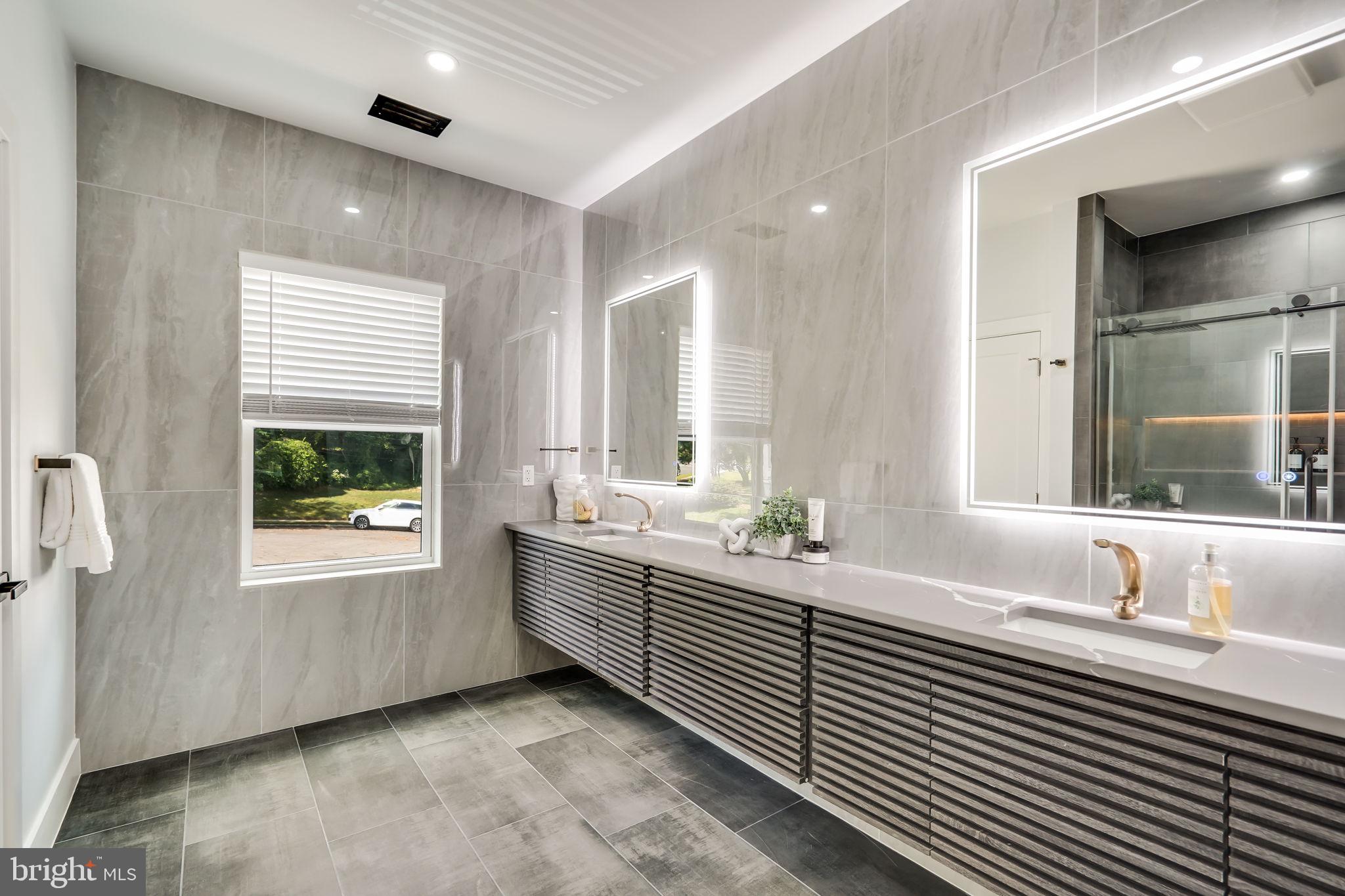 BERKSHIRE OAKWOOD - Residential