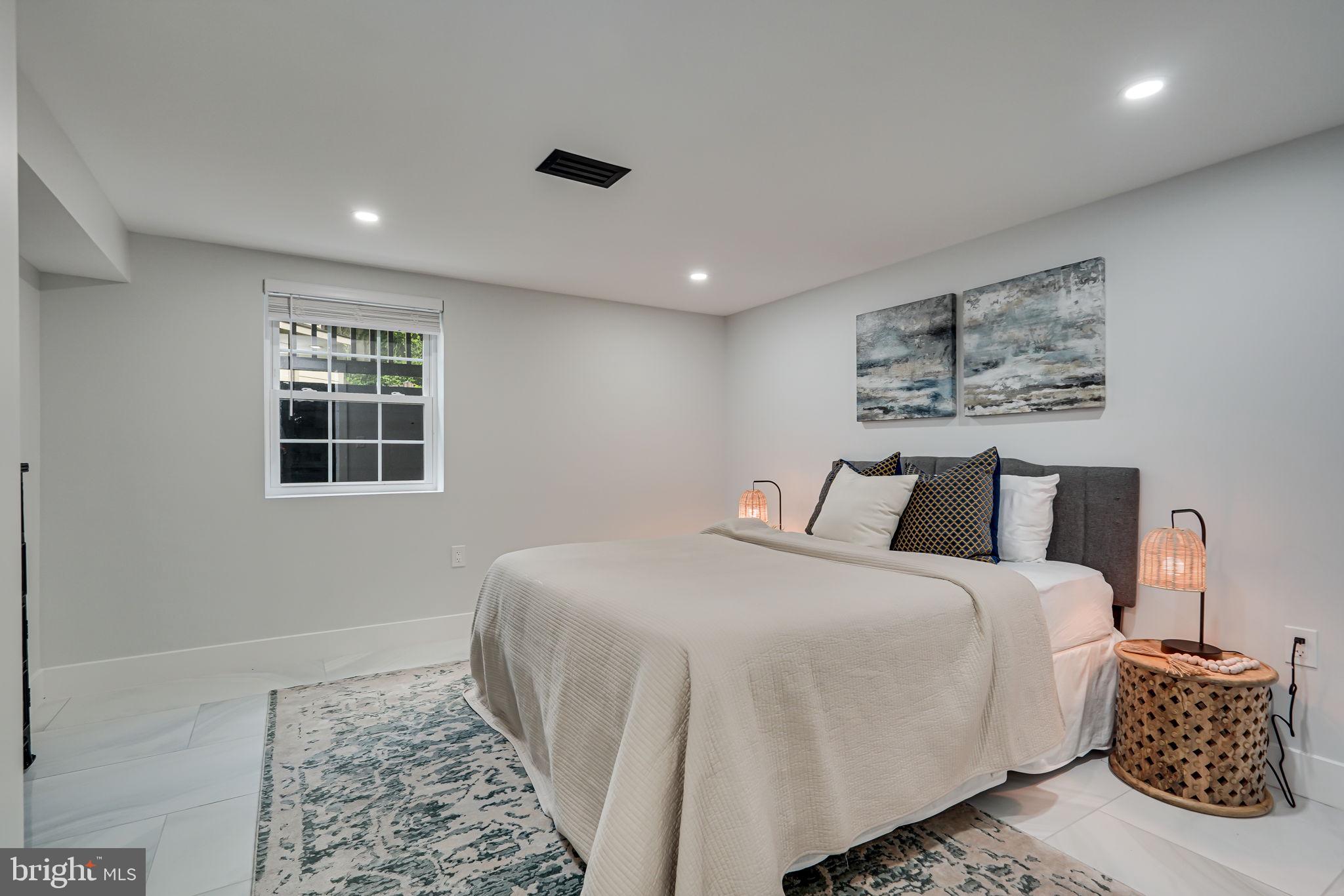 BERKSHIRE OAKWOOD - Residential