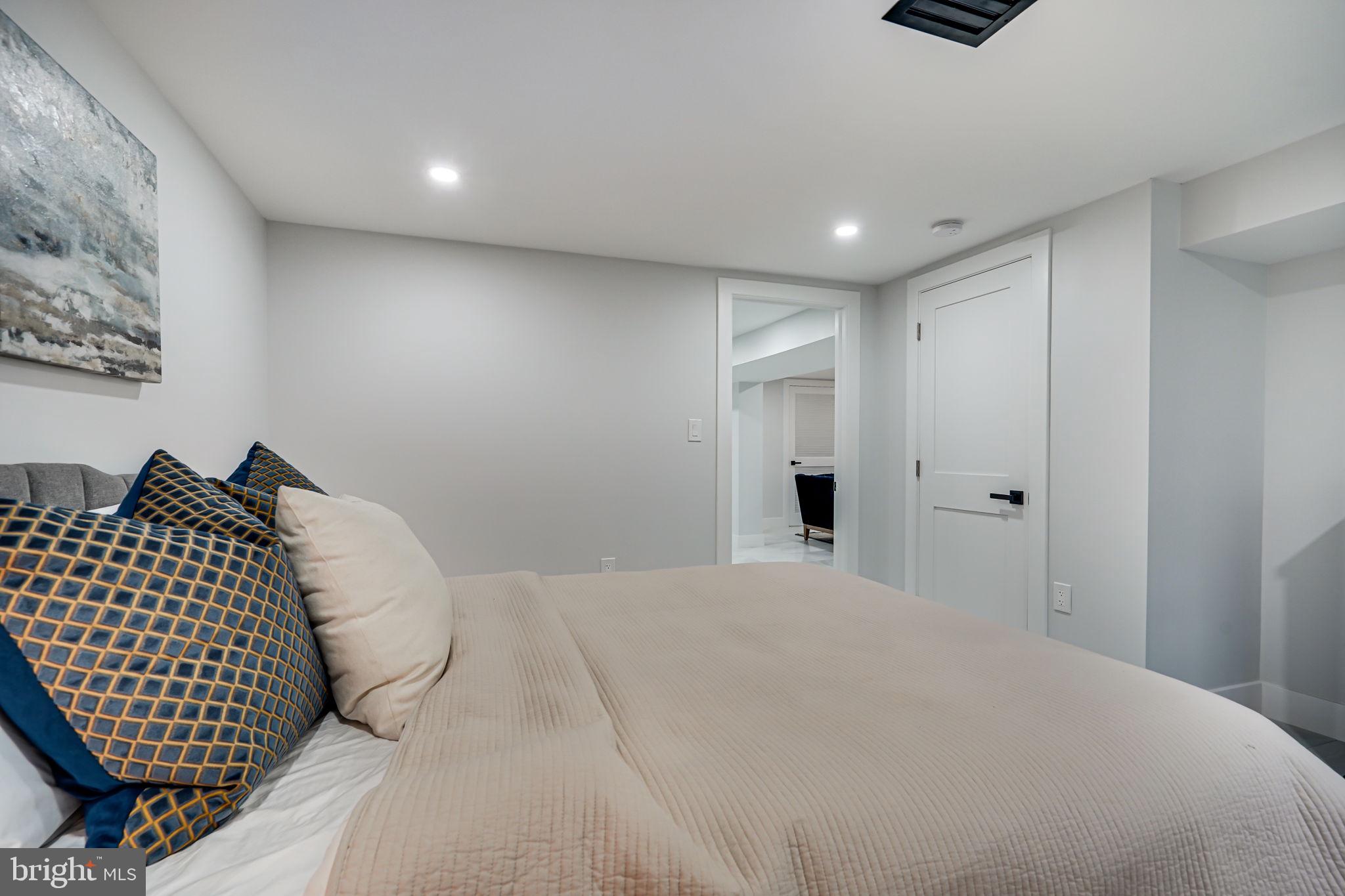 BERKSHIRE OAKWOOD - Residential