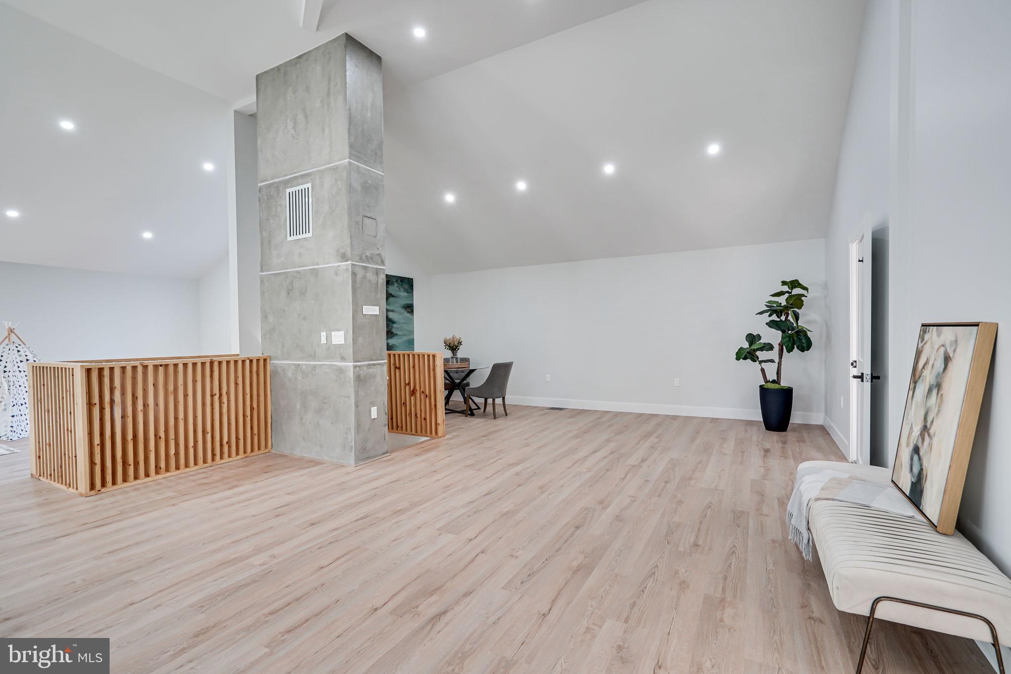 BERKSHIRE OAKWOOD - Residential