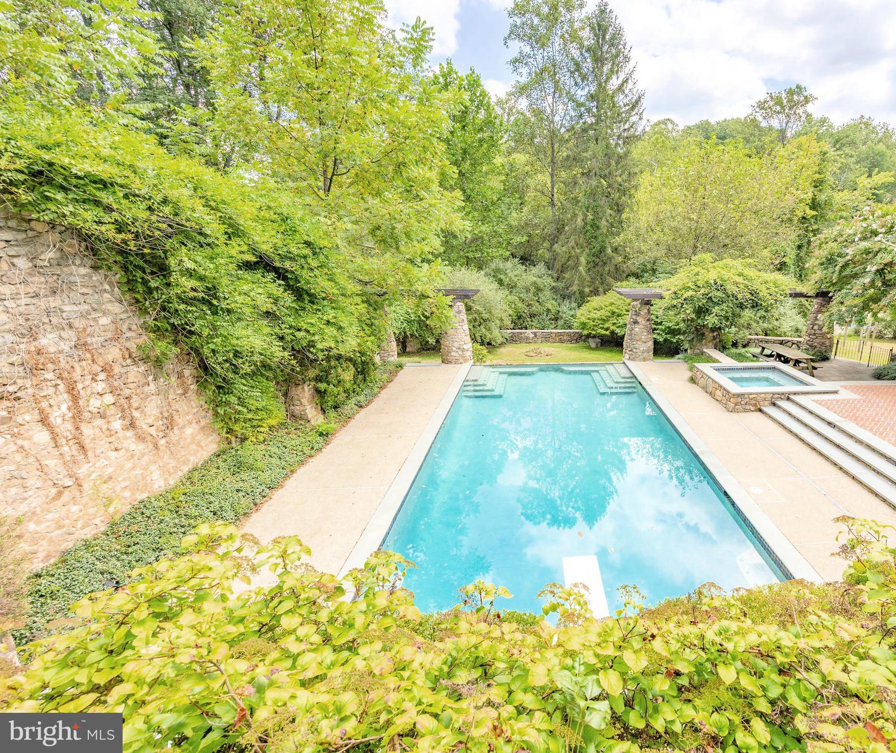 SMOKEHOUSE FARMS - Residential