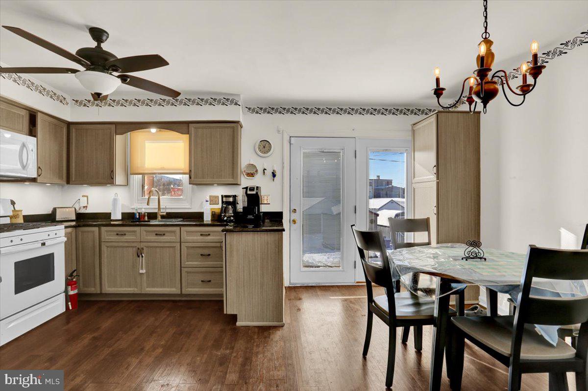 HYDE PARK - Residential