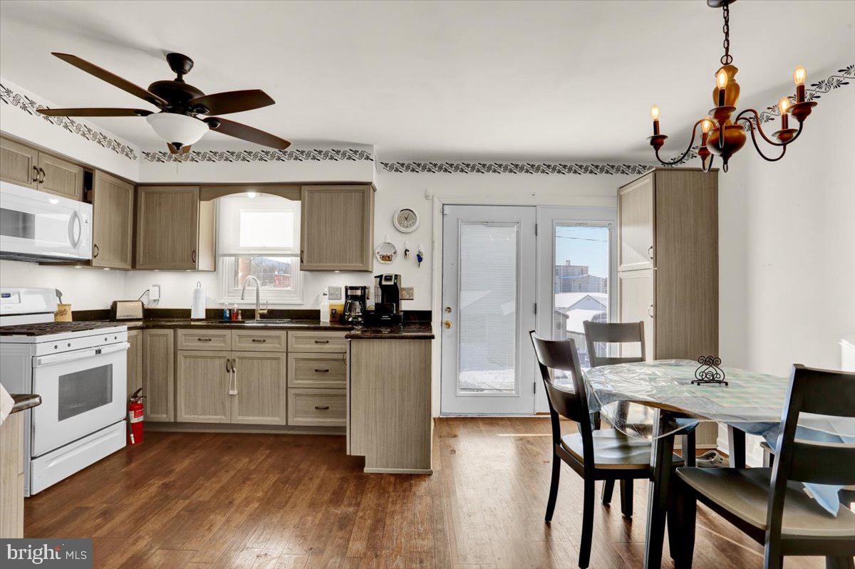 HYDE PARK - Residential