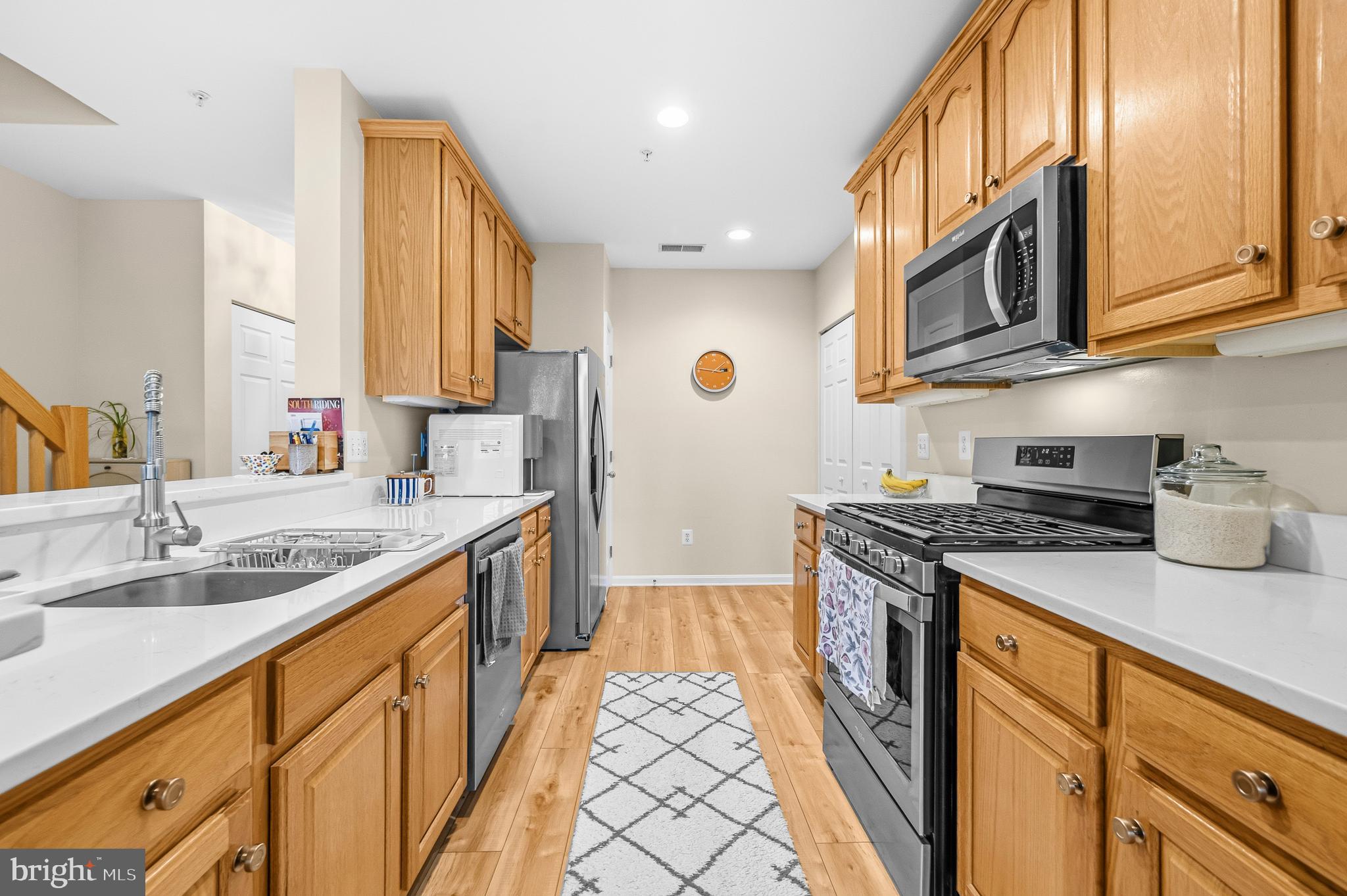 LAKESIDE AT SOUTH RIDING - Residential