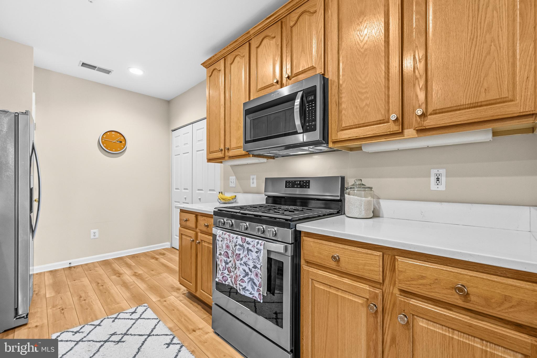 LAKESIDE AT SOUTH RIDING - Residential