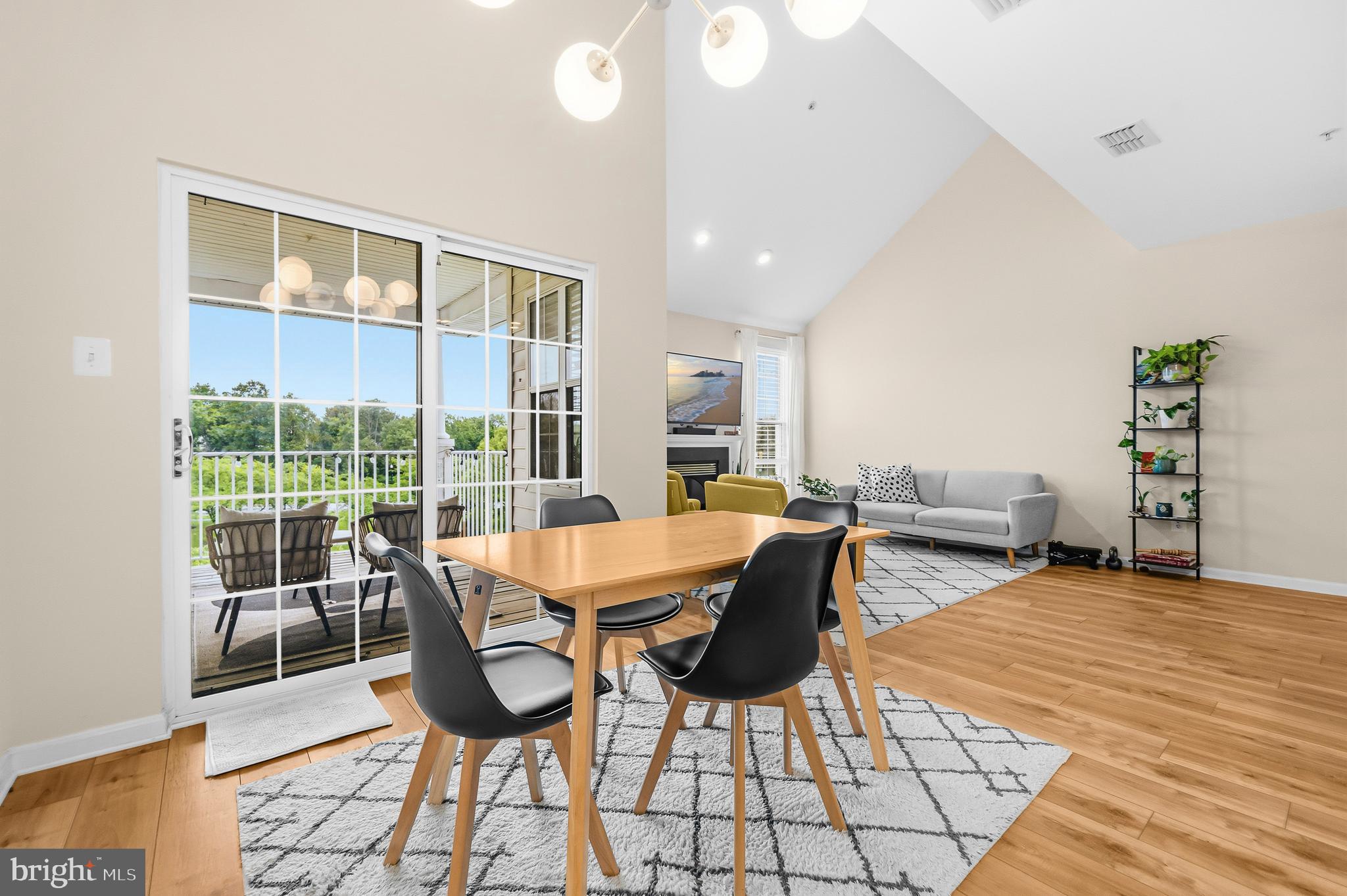 LAKESIDE AT SOUTH RIDING - Residential