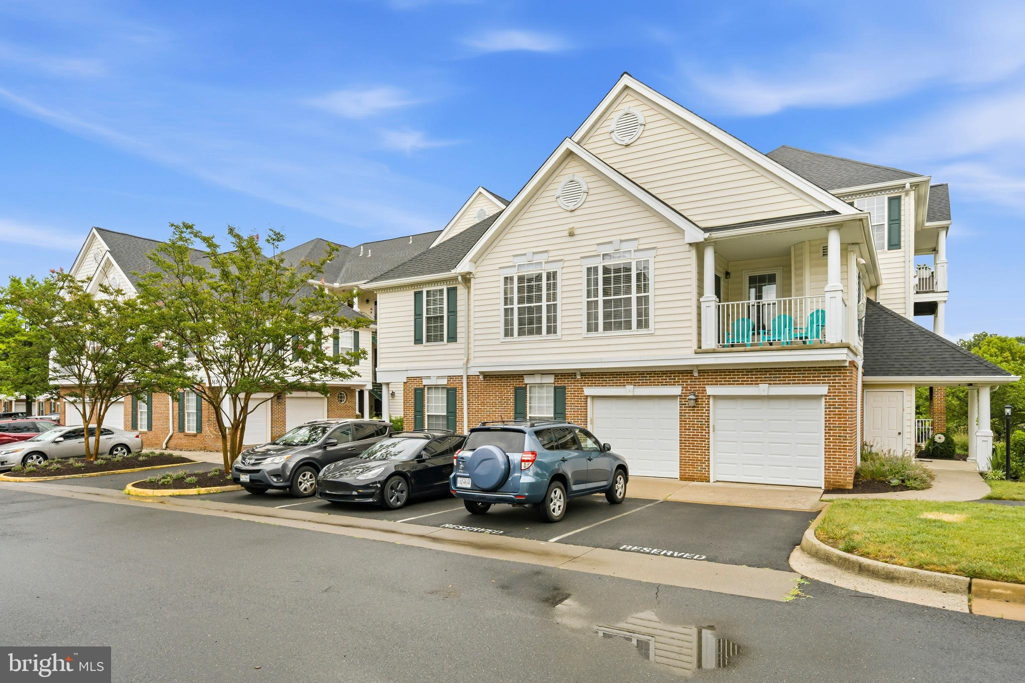 LAKESIDE AT SOUTH RIDING - Residential