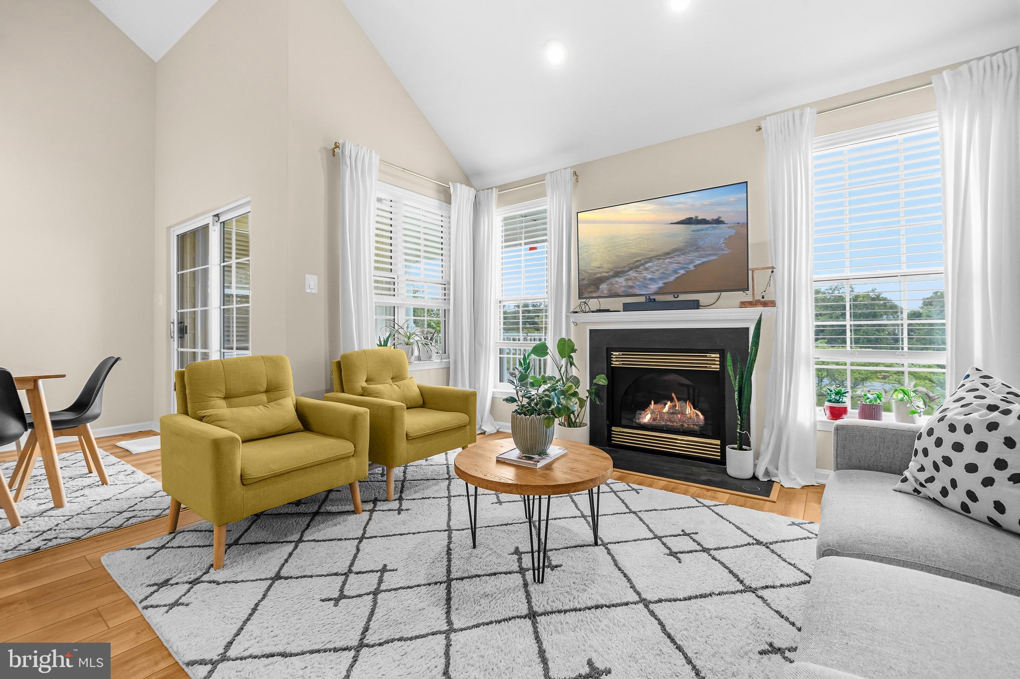 LAKESIDE AT SOUTH RIDING - Residential