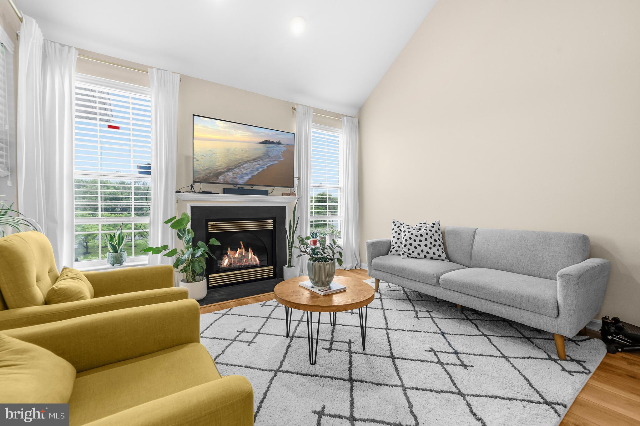 LAKESIDE AT SOUTH RIDING - Residential