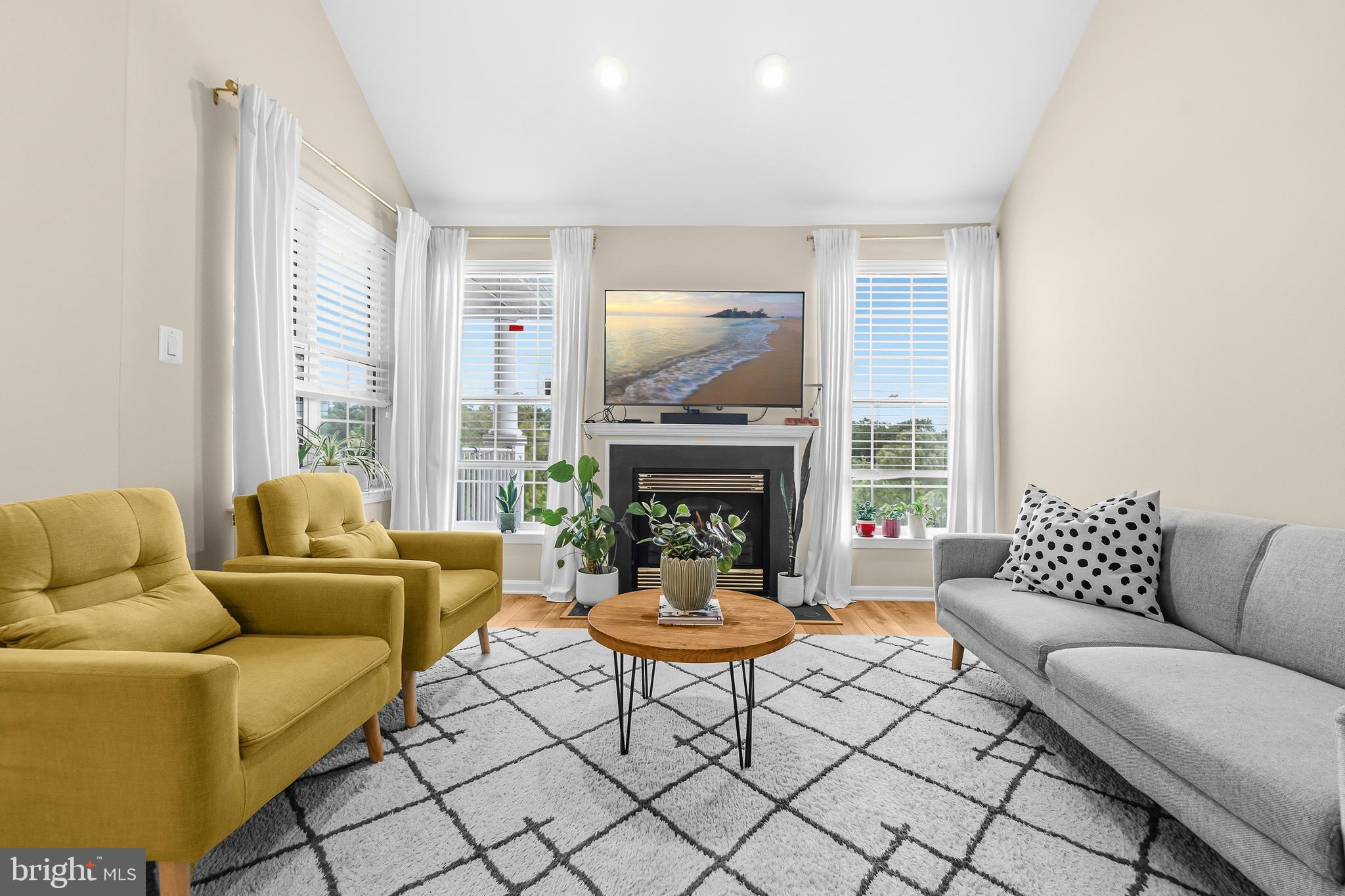 LAKESIDE AT SOUTH RIDING - Residential