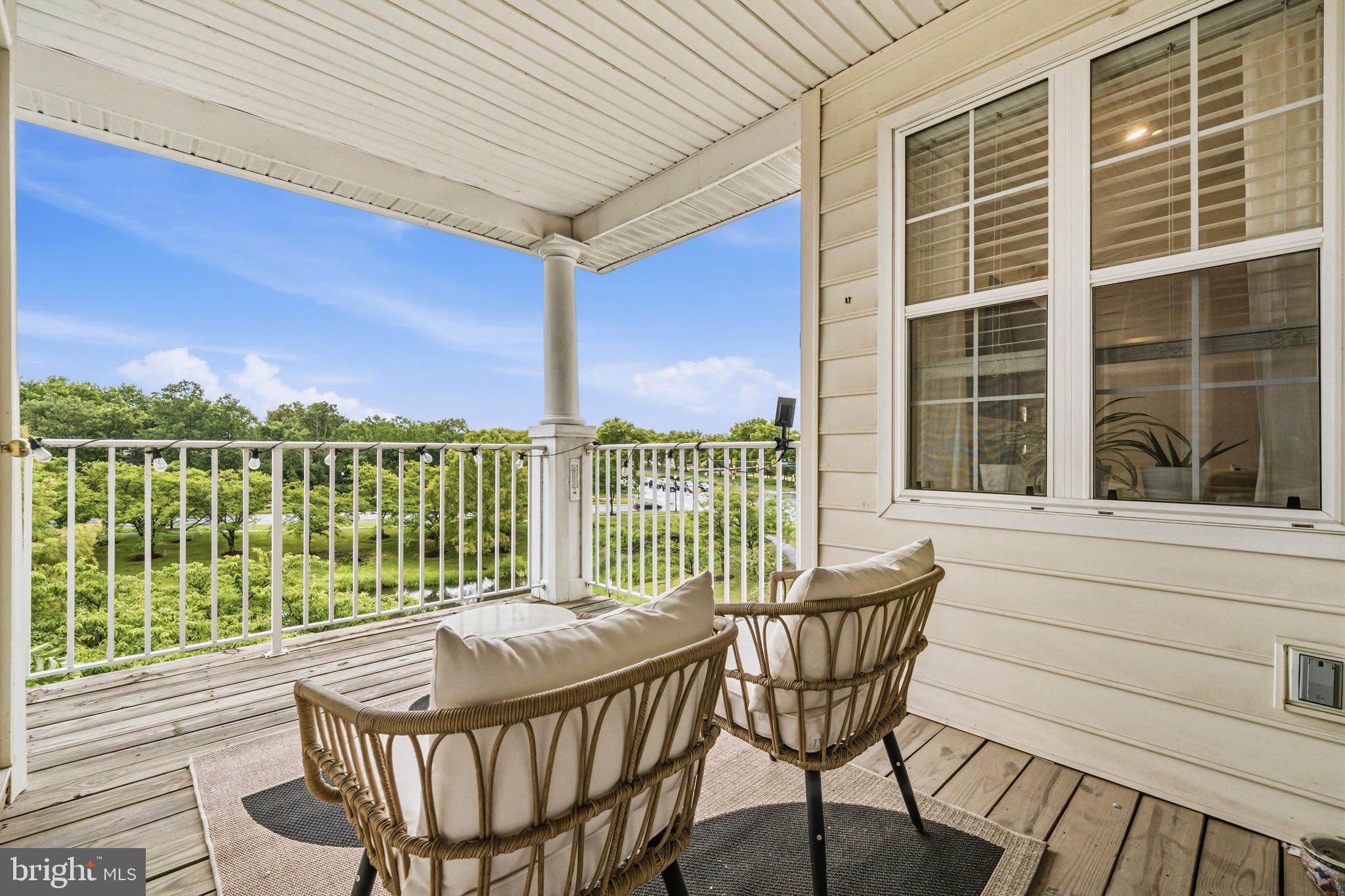LAKESIDE AT SOUTH RIDING - Residential