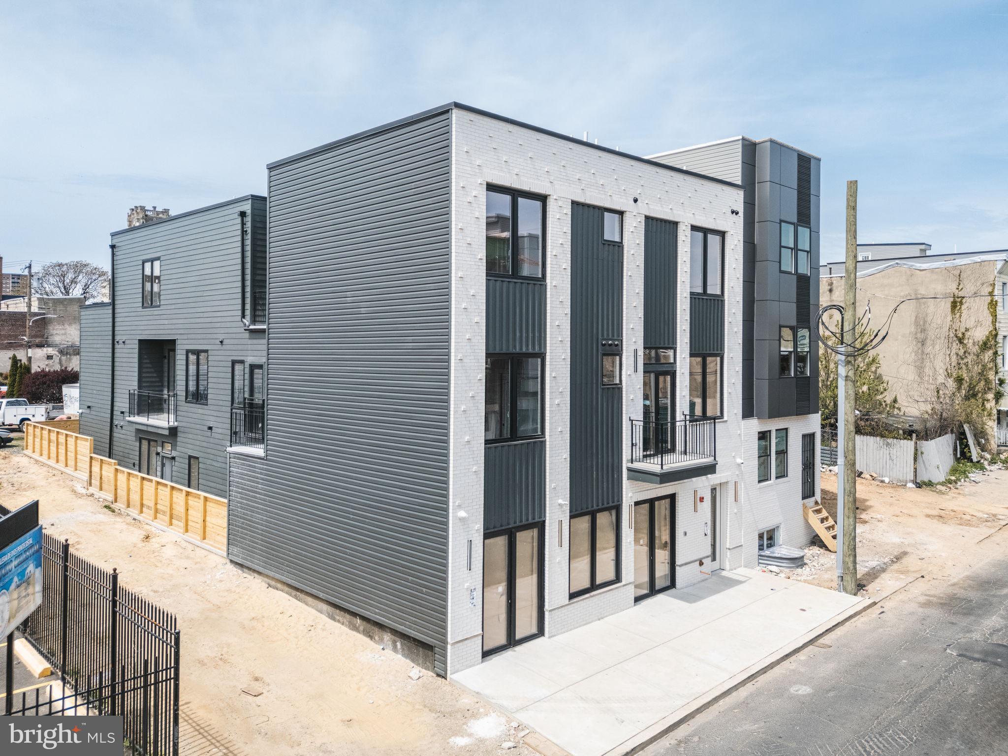 Welcome to this stunning new construction apartment offering 2 spacious bedrooms and 2 full bathrooms, located on N 6th Street. This modern unit features a thoughtfully designed layout with high-end finishes throughout, including both a soaking tub and a stand-in shower for ultimate comfort and convenience. Enjoy the convenience and style of brand new, state-of-the-art LG smart appliances, including a stainless steel refrigerator, oven, microwave, and dishwasher—plus an in-unit LG smart washer and dryer. Designed for efficiency, performance, and modern living. Enjoy the ease of off-street parking, exceptional frontage for natural light, and stylish, contemporary interiors that elevate everyday living. A rare opportunity to enjoy brand-new construction with the space and amenities you’ve been searching for.