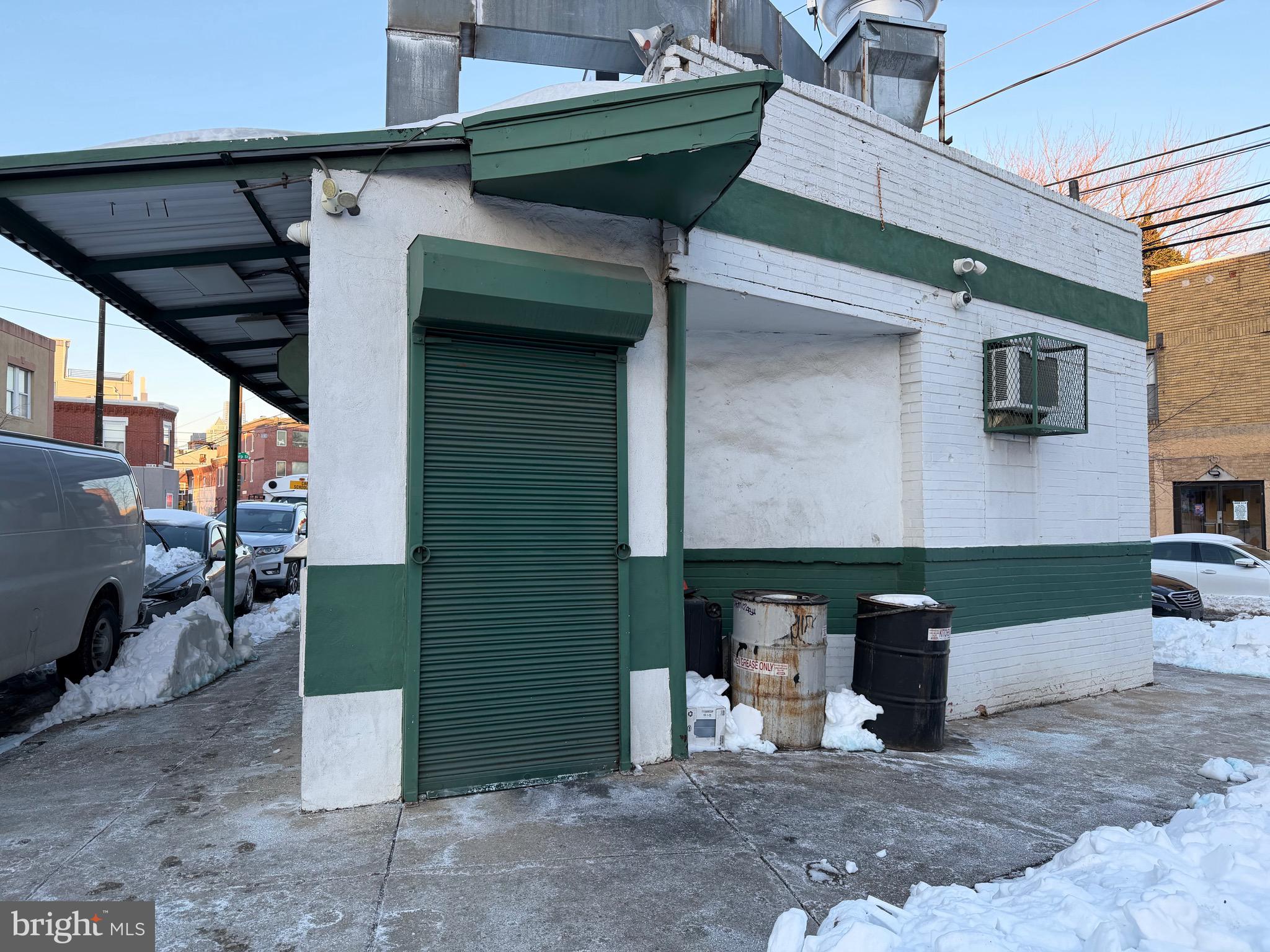 POINT BREEZE - Commercial Sale