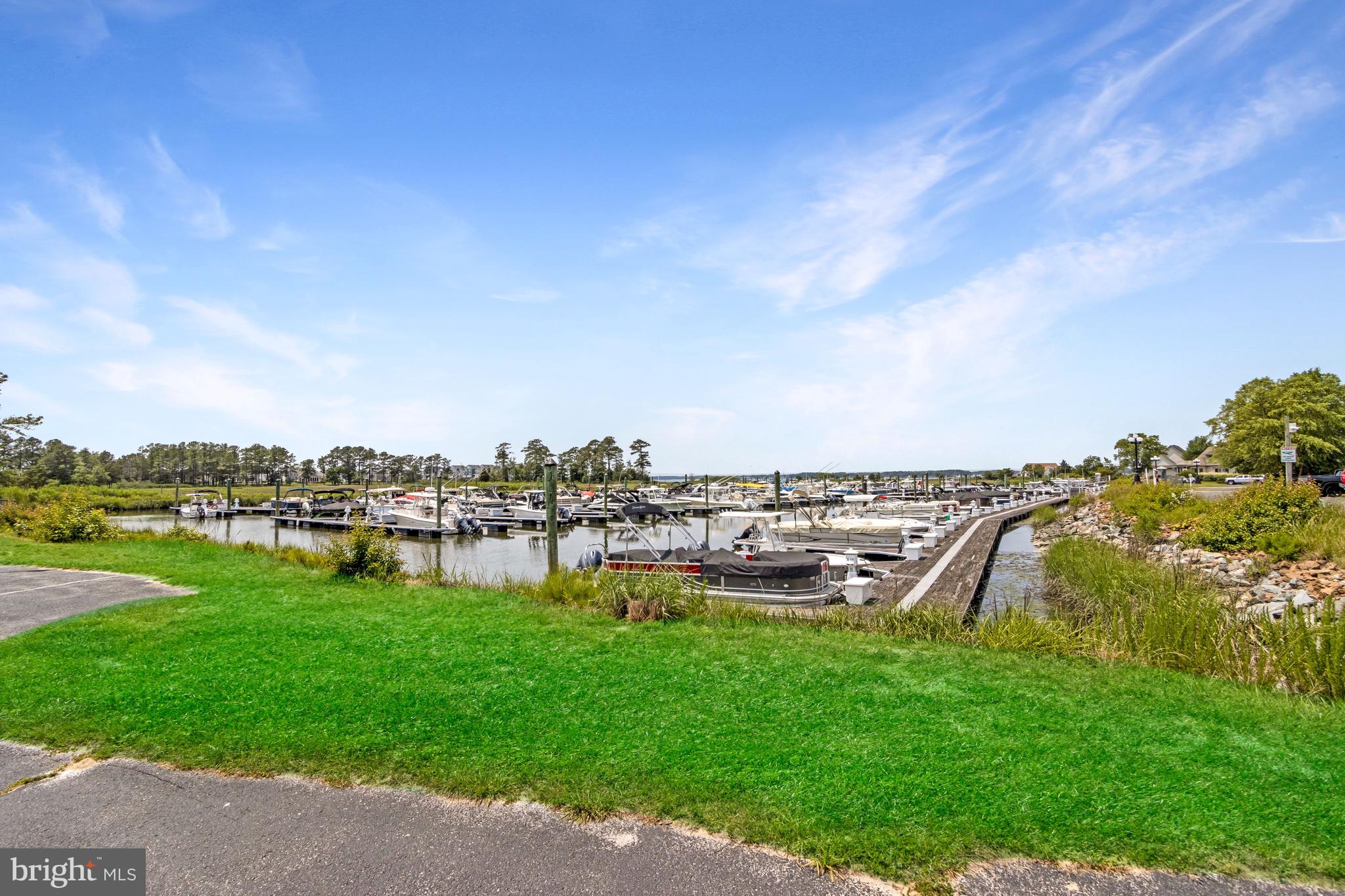 BAY COLONY - Residential