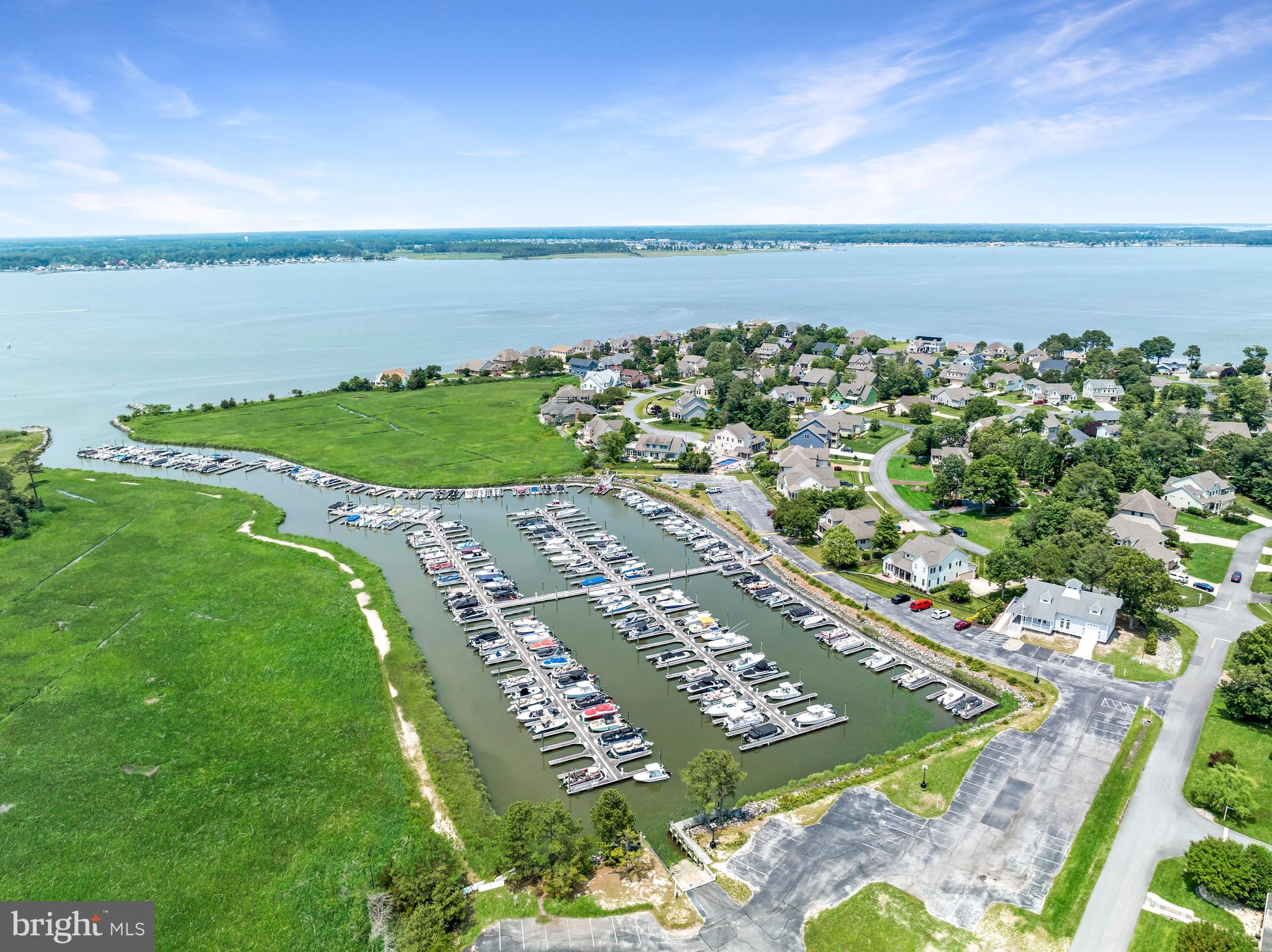 BAY COLONY - Residential