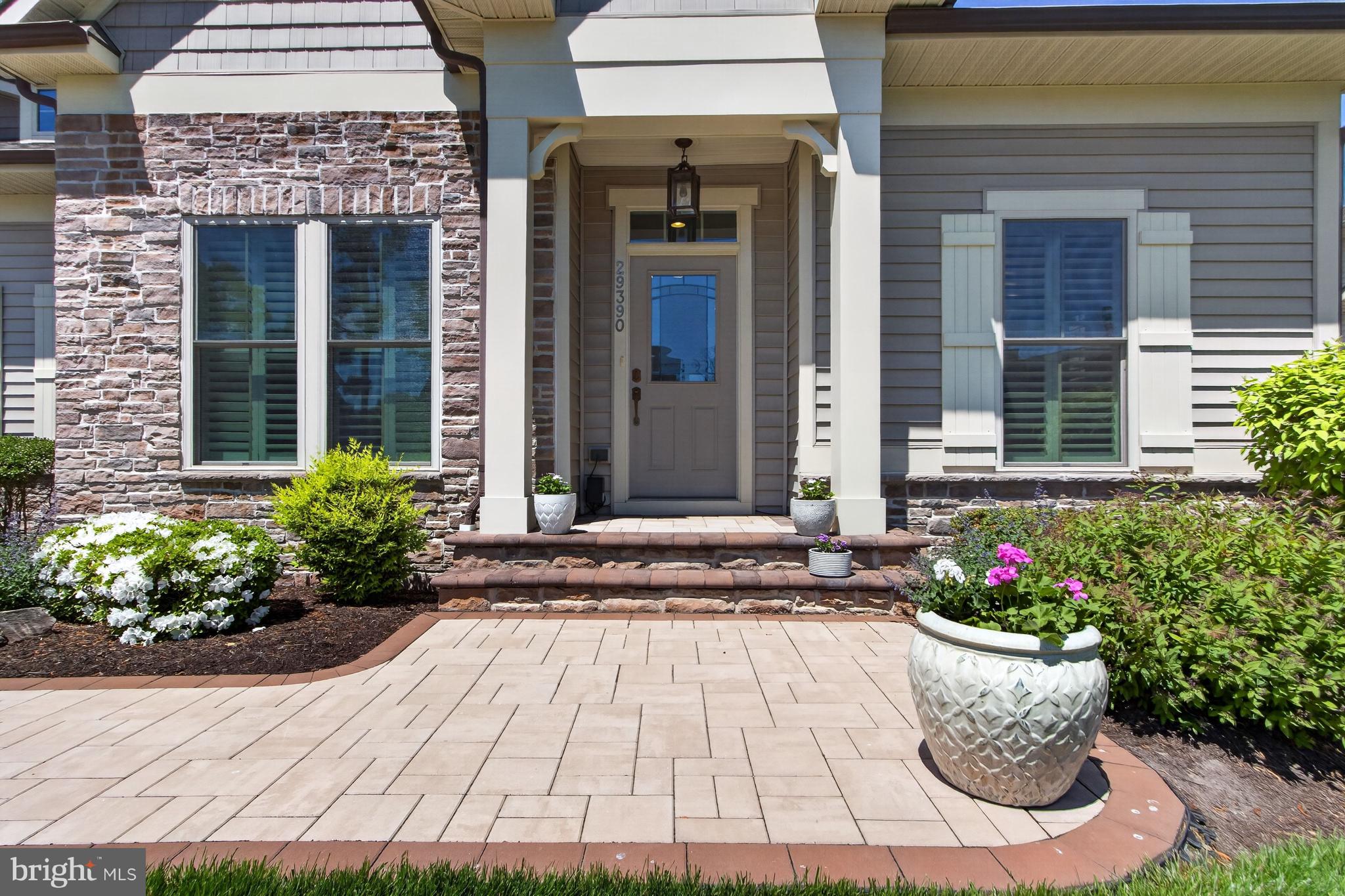 BAY COLONY - Residential