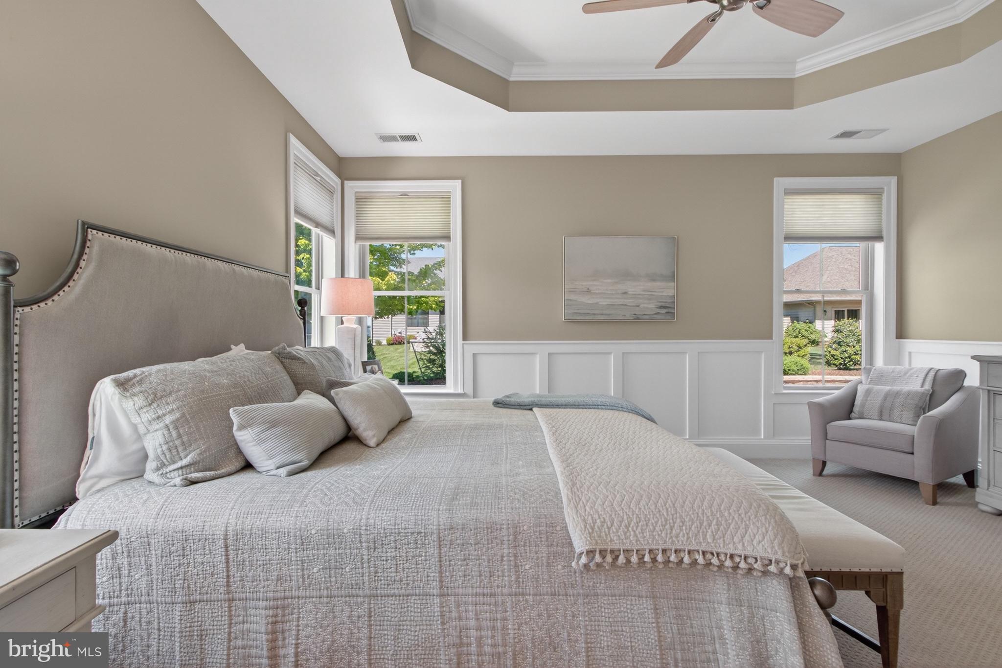 BAY COLONY - Residential