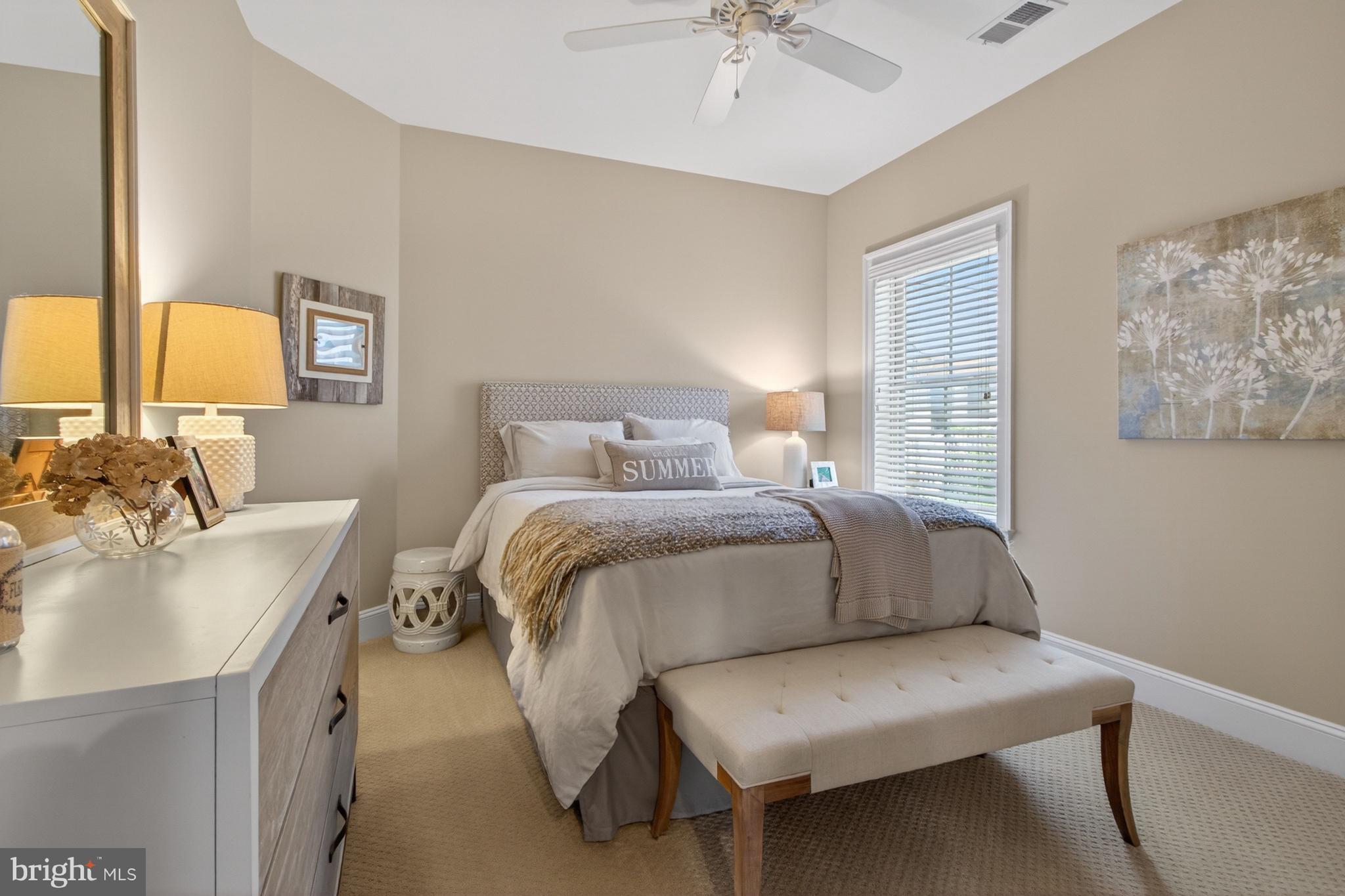 BAY COLONY - Residential