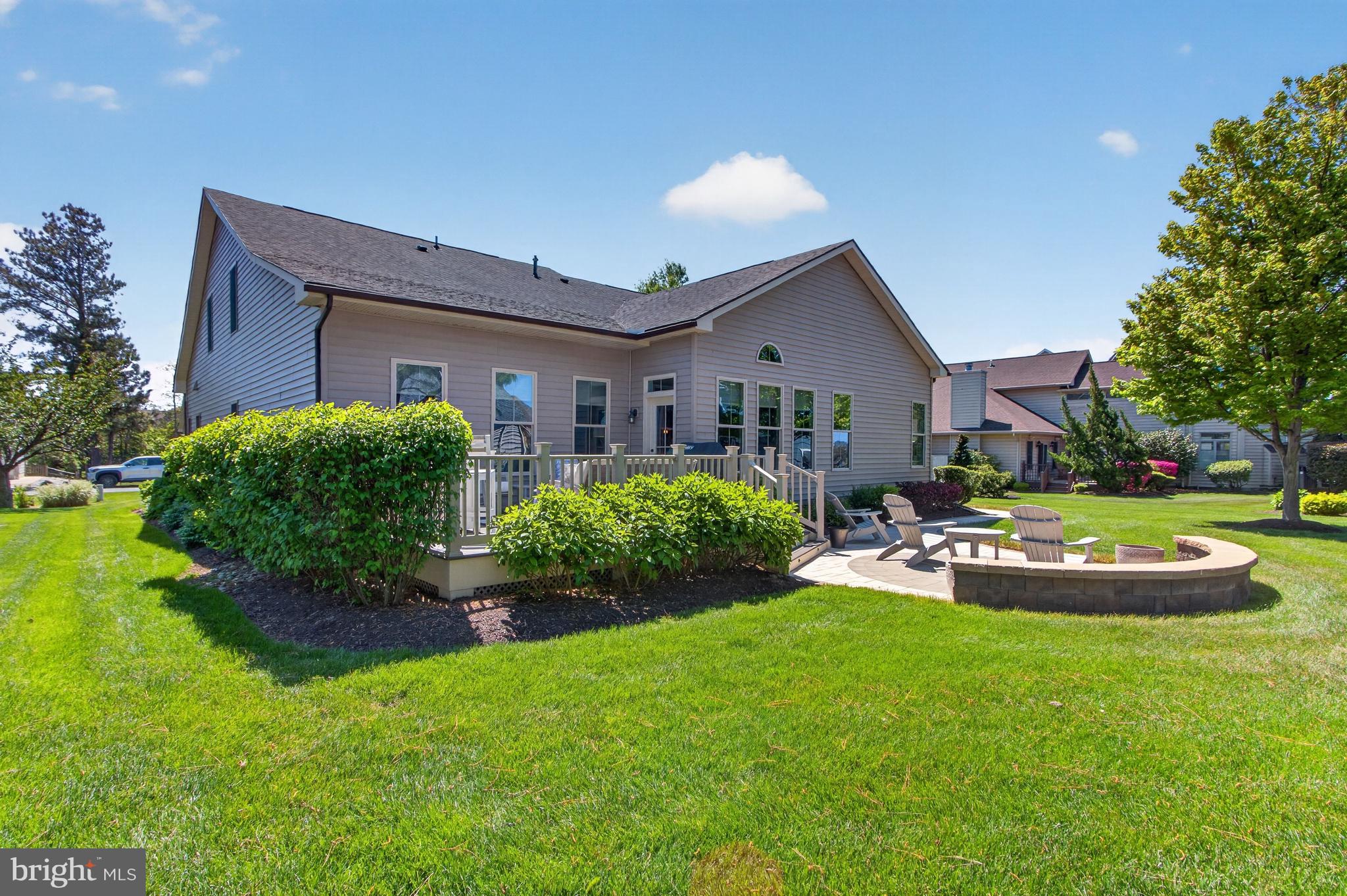 BAY COLONY - Residential