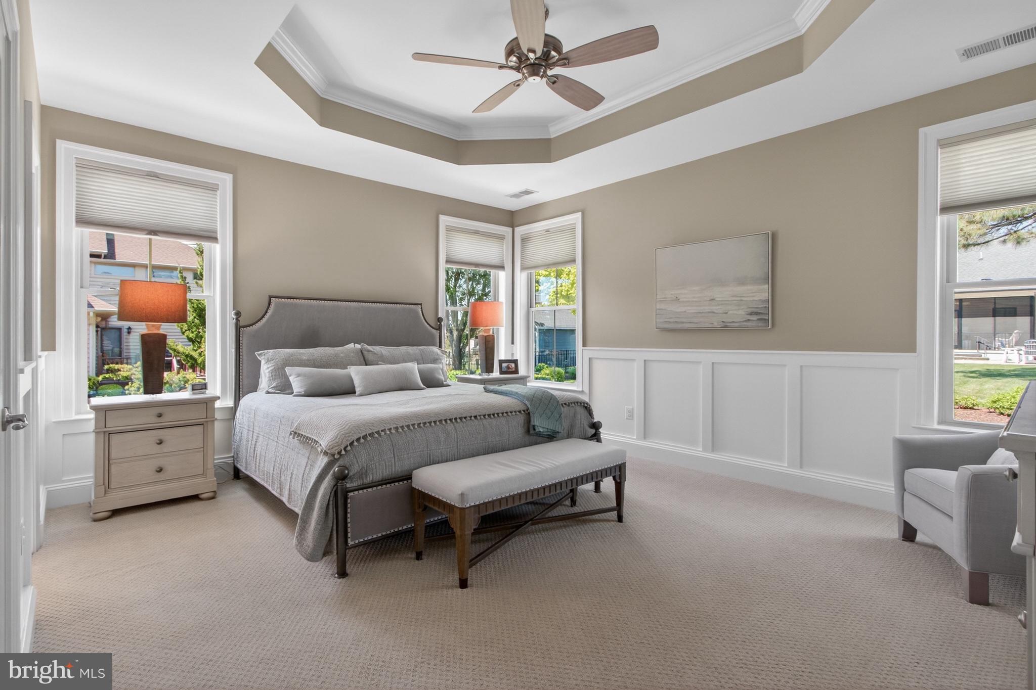 BAY COLONY - Residential