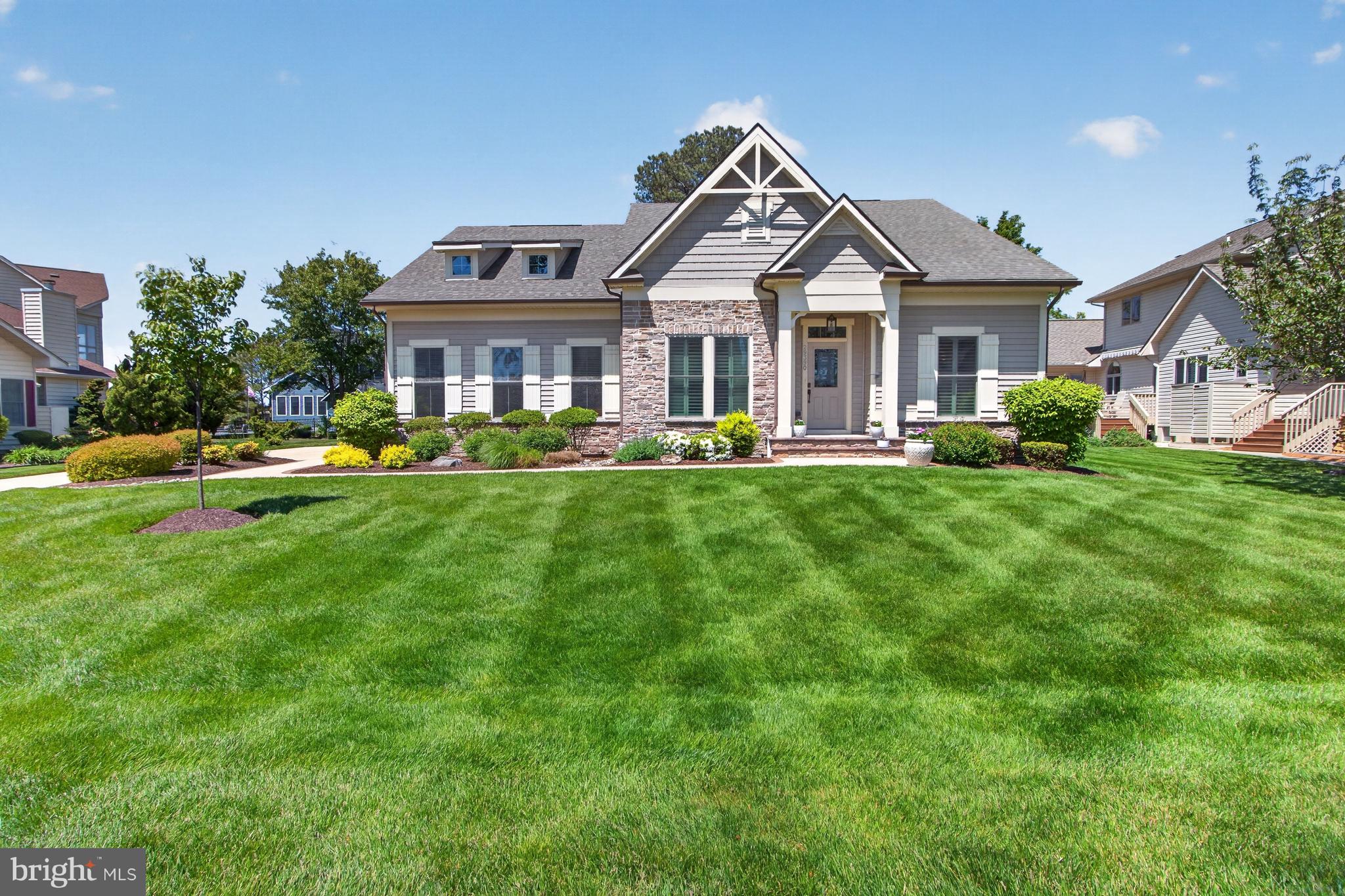 BAY COLONY - Residential