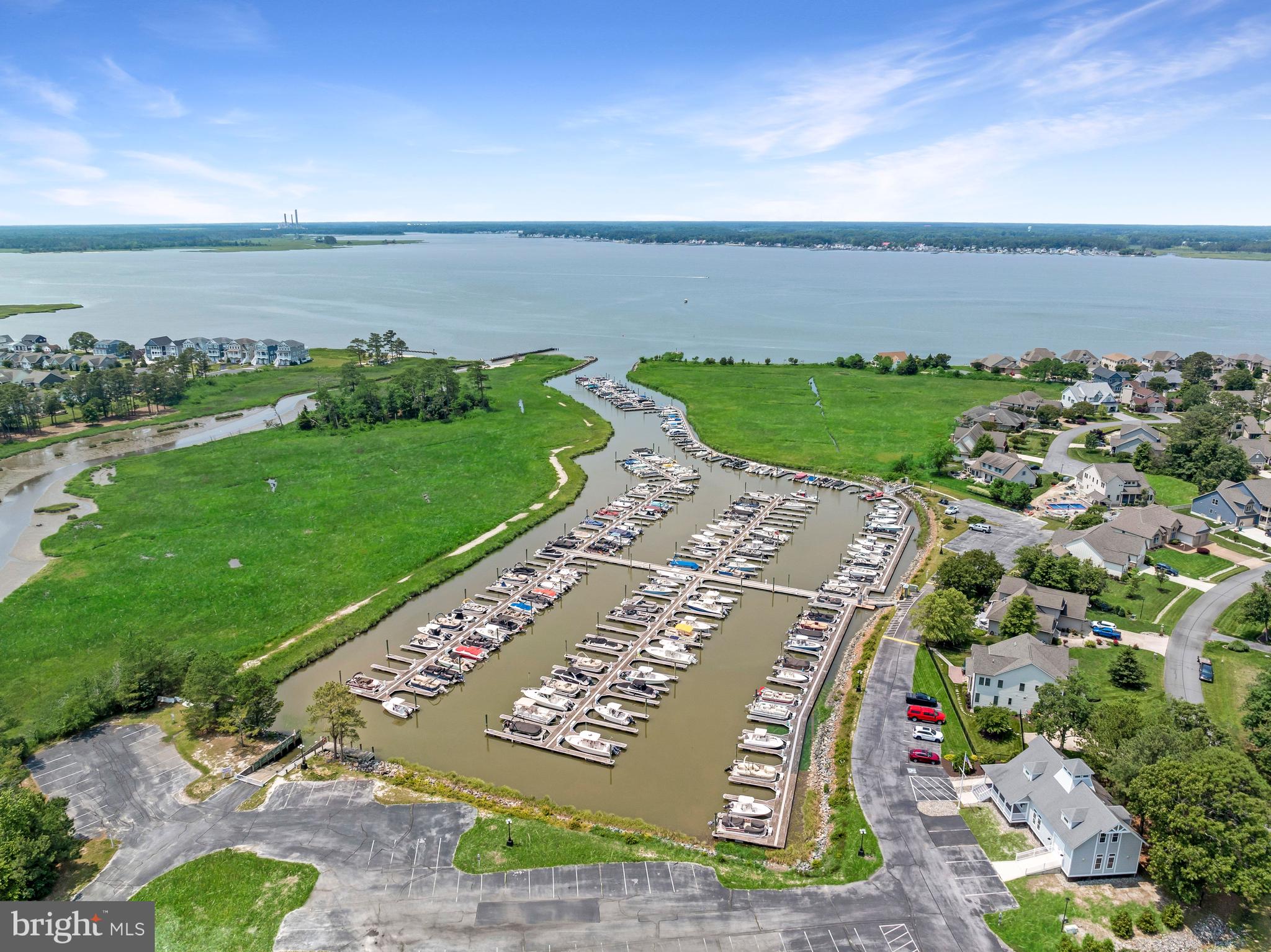 BAY COLONY - Residential