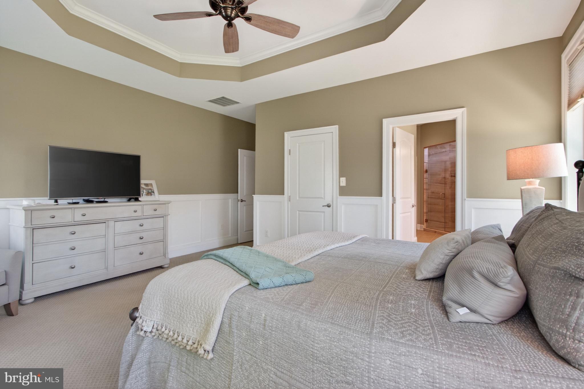 BAY COLONY - Residential