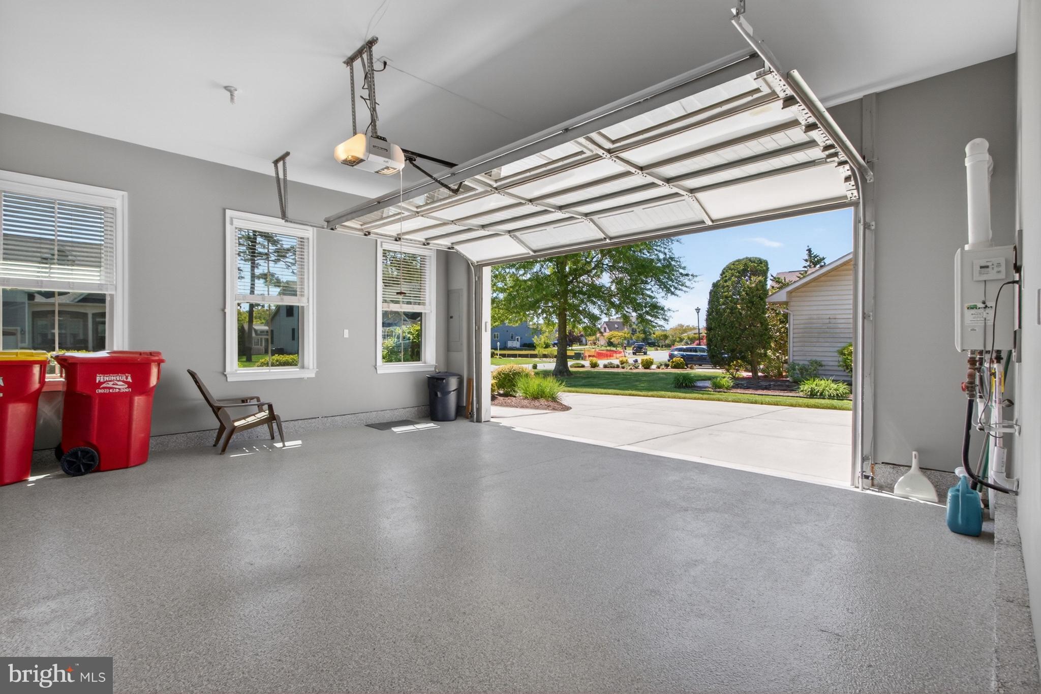 BAY COLONY - Residential