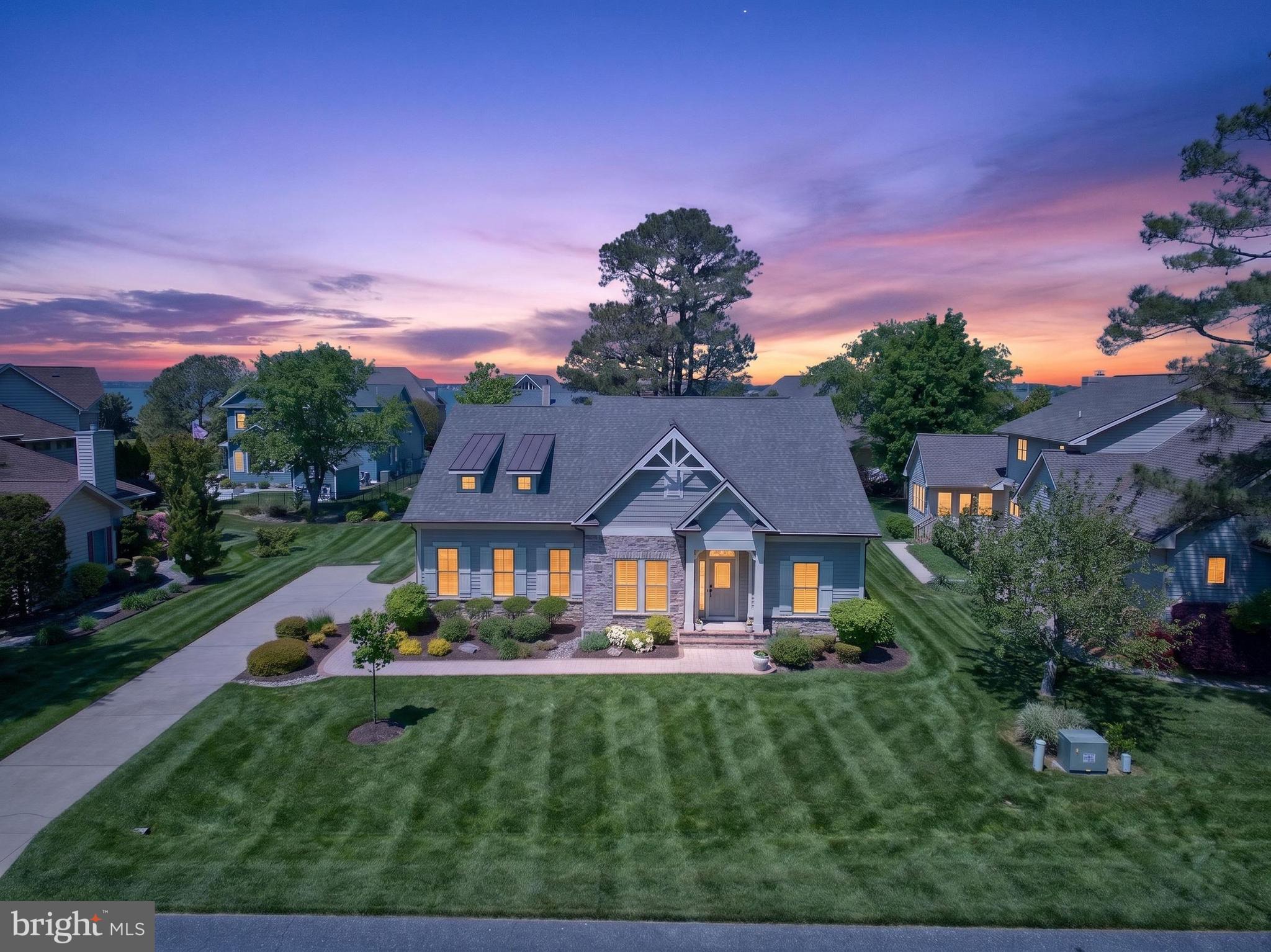 BAY COLONY - Residential