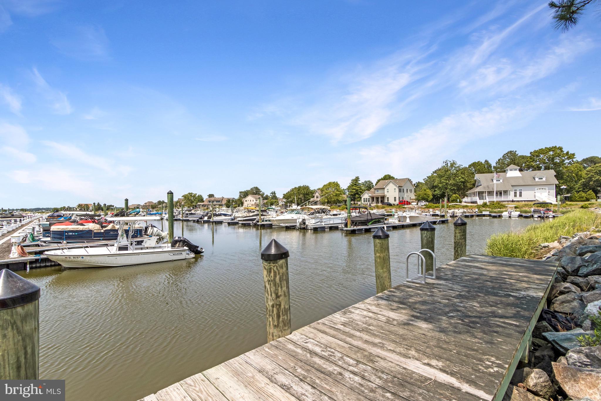 BAY COLONY - Residential