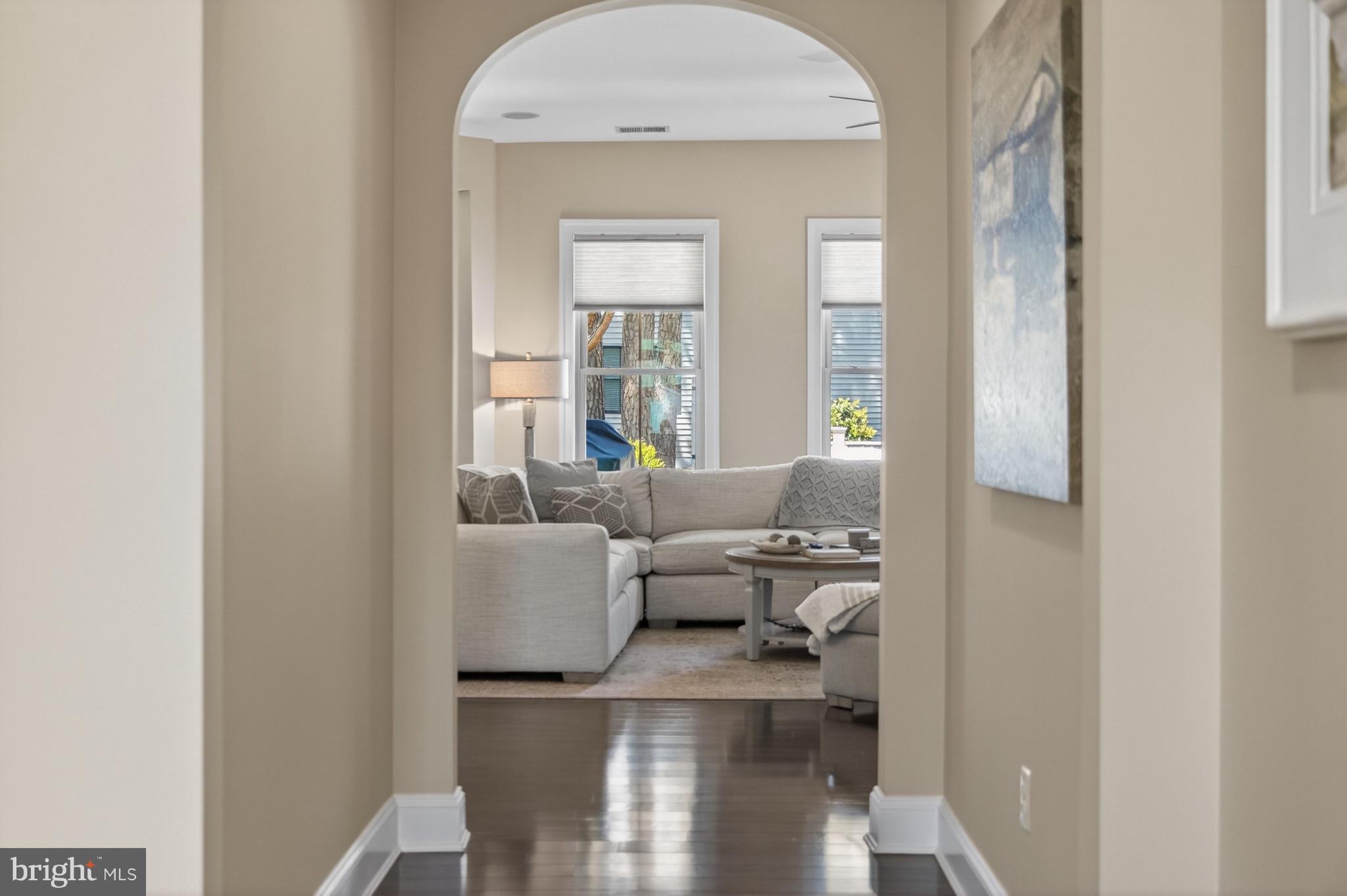 BAY COLONY - Residential