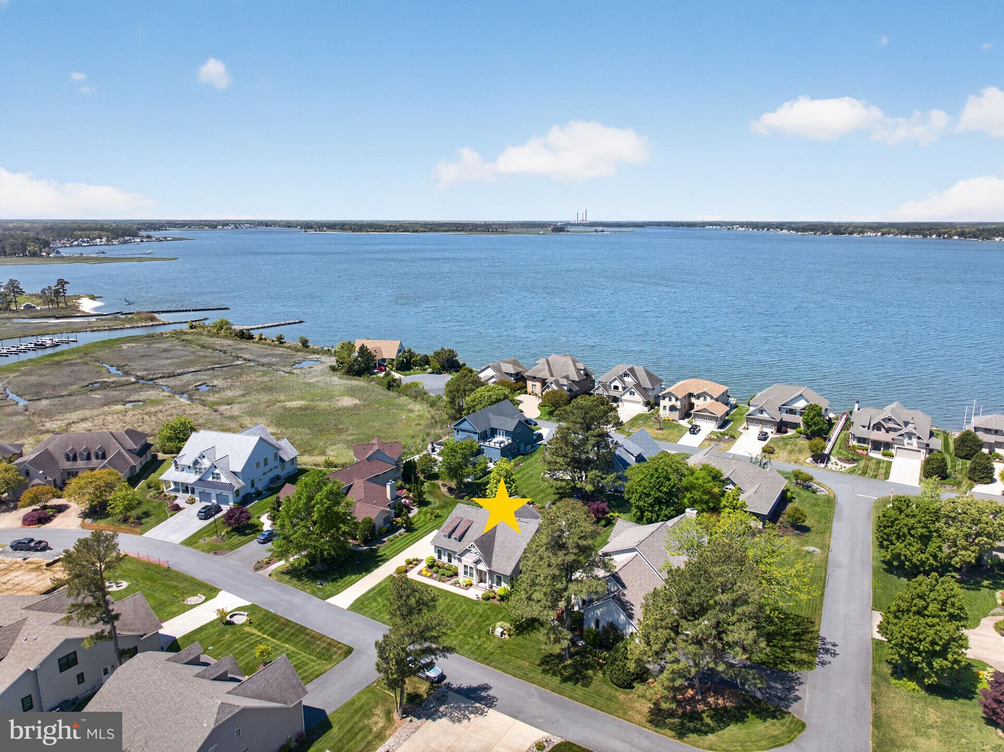 BAY COLONY - Residential