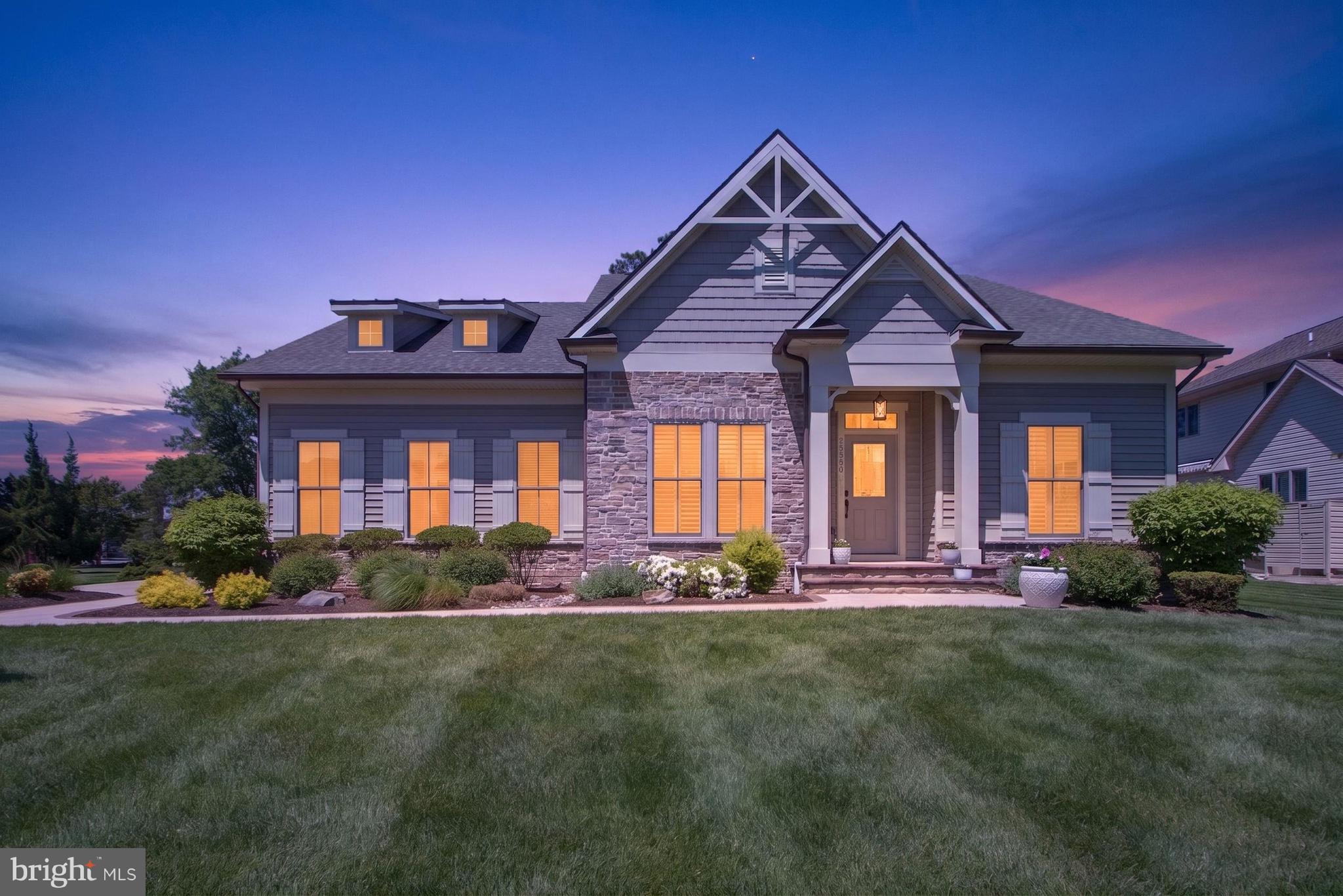 BAY COLONY - Residential